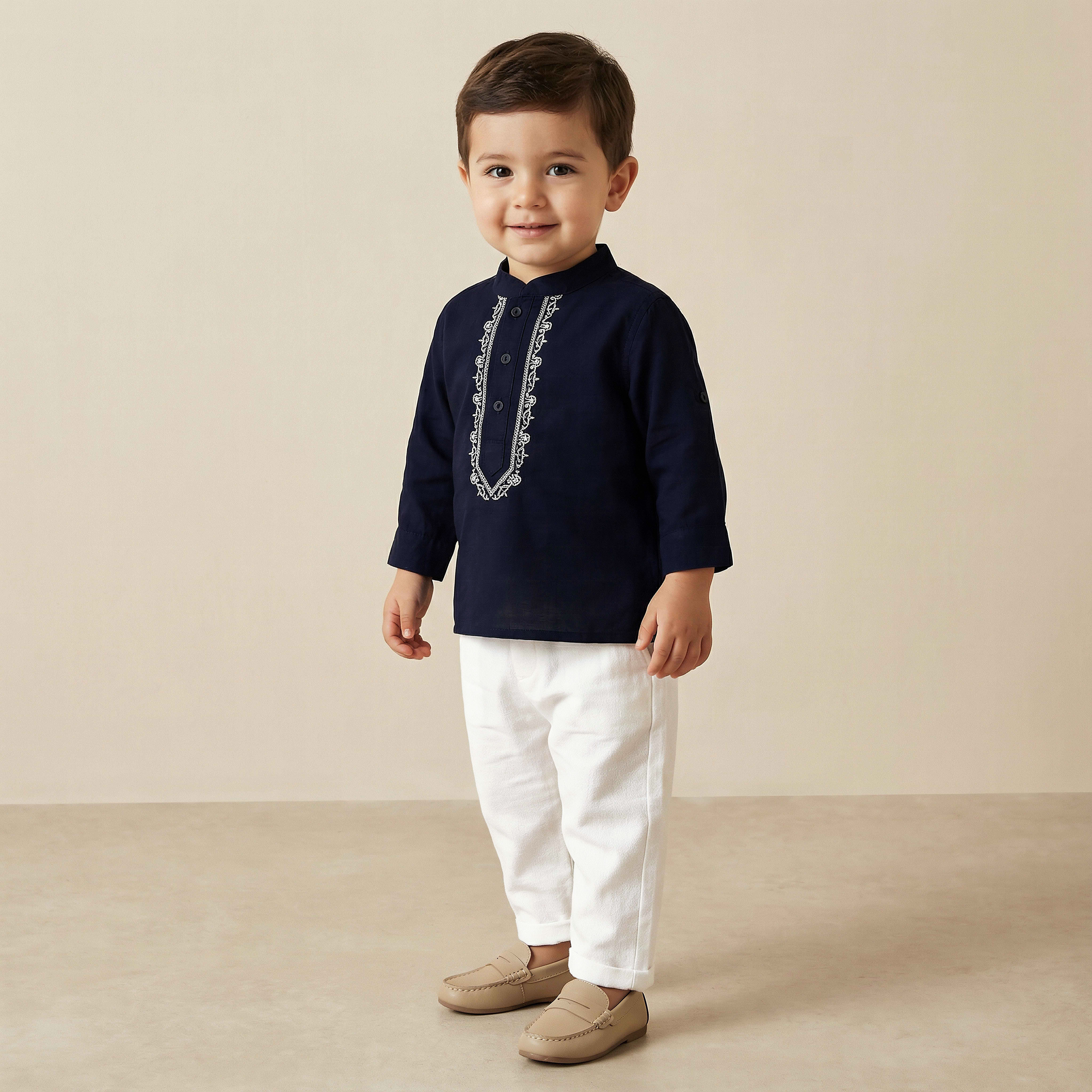 طقم بلوزة بياقة ماندارين وأكمام طويلة وبنطلون بتطريز-baby-boys-clothing-setsandcoords-image-1