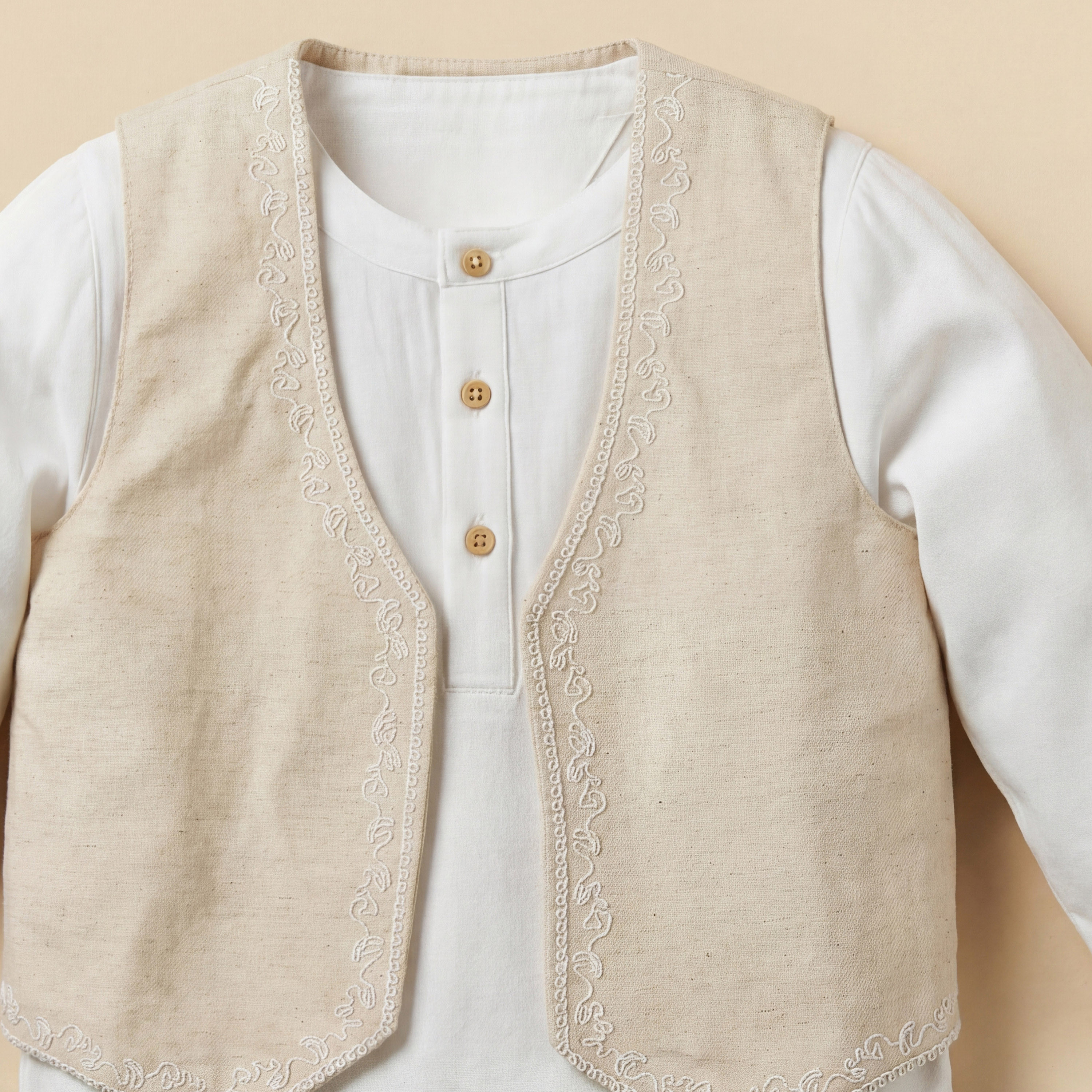 طقم أفرول بياقة ماندارين وأكمام طويلة مع فيست علوي مطرّز من جونيورز-baby-boys-clothing-setsandcoords-image-6