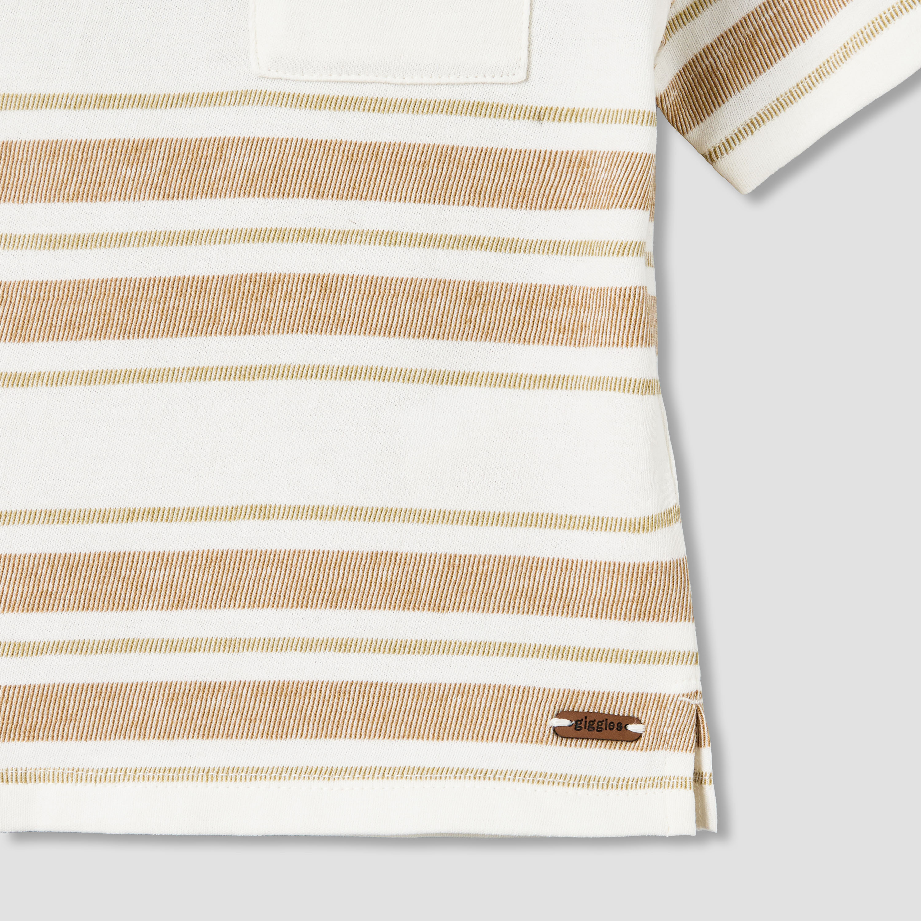 تيشيرت مخطط بياقة ضيقة وأكمام قصيرة من جيجلز-baby-boys-clothing-shirts-image-1