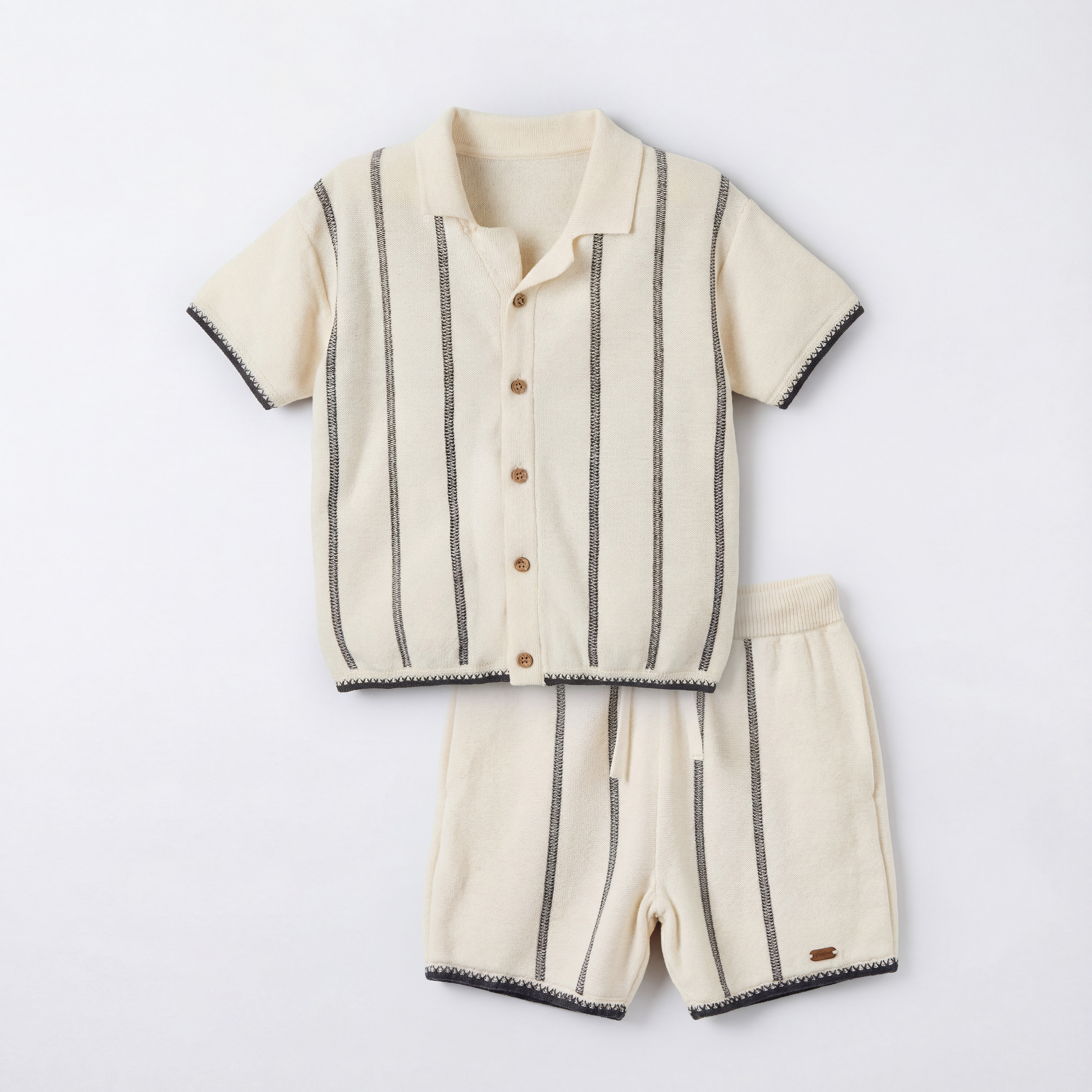 طقم قميص بياقة كامب وأكمام قصيرة مع شورت مخطط من جيجلز-baby-boys-clothing-setsandcoords-image-2