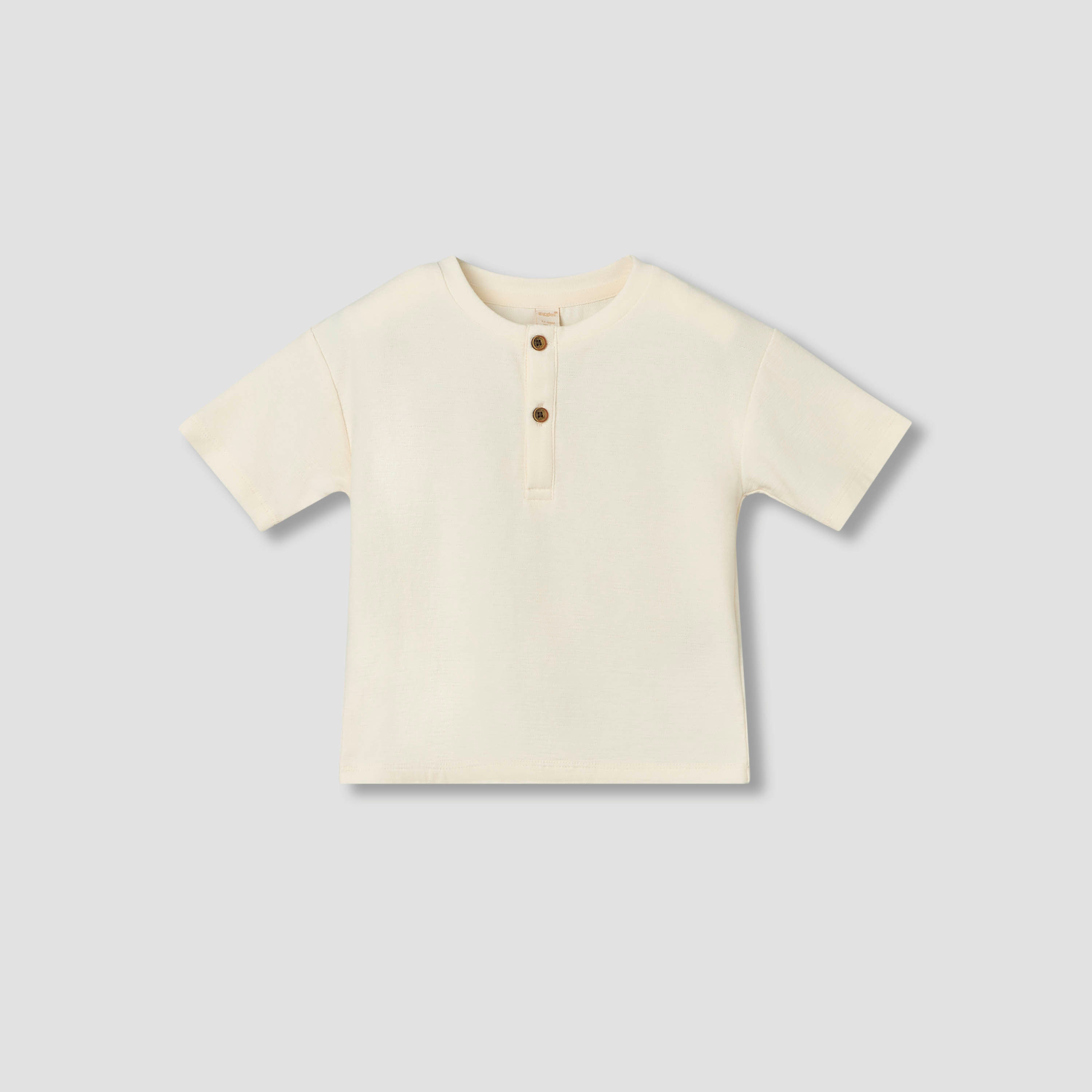 طقم تيشيرت بياقة هنلي وأكمام قصيرة ودنغري بجيب على الصدر من جيجلز-baby-boys-clothing-setsandcoords-image-4