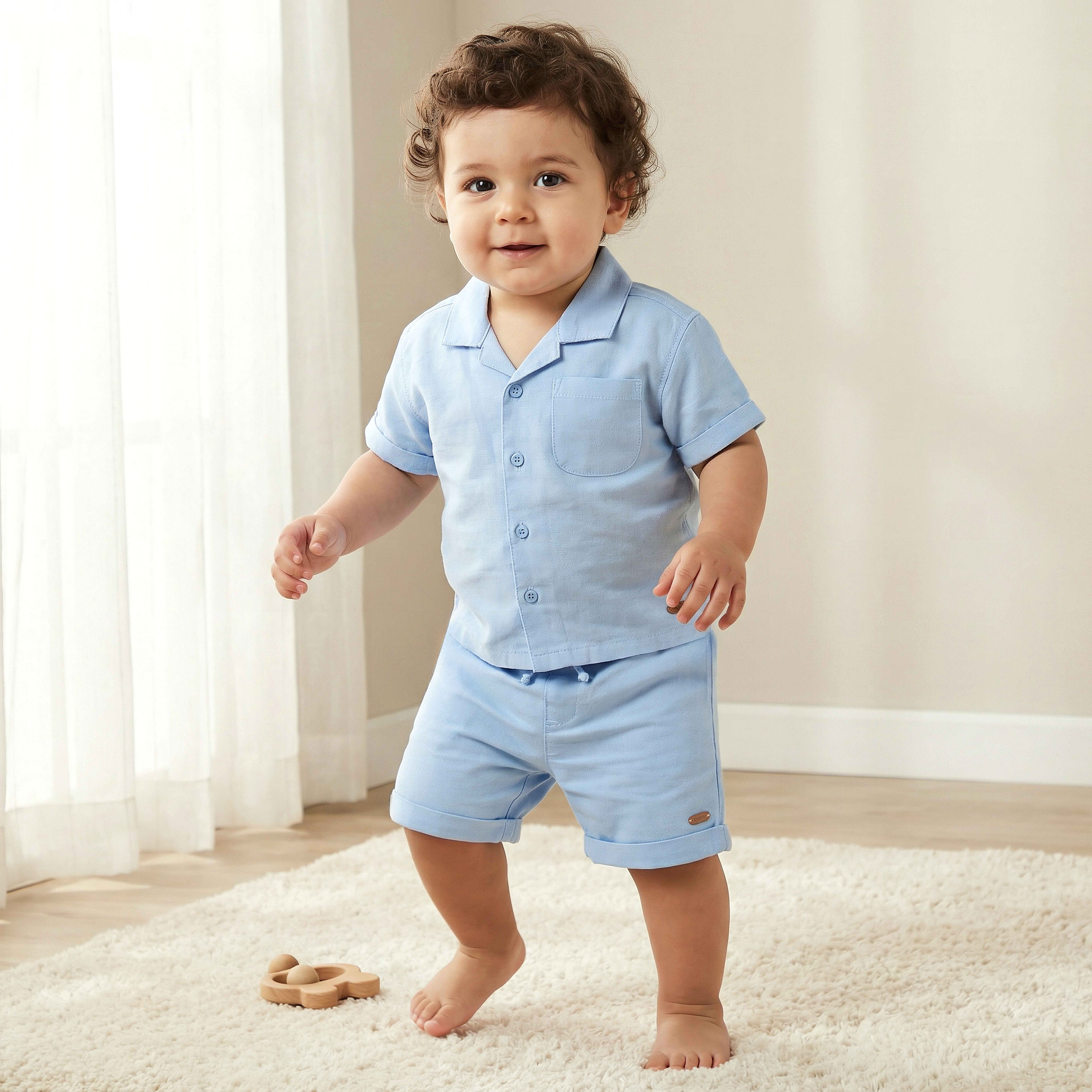 طقم شورت وقميص بأكمام قصيرة بتصميم سادة وياقة كامب من جيجلز-baby-boys-clothing-setsandcoords-image-1