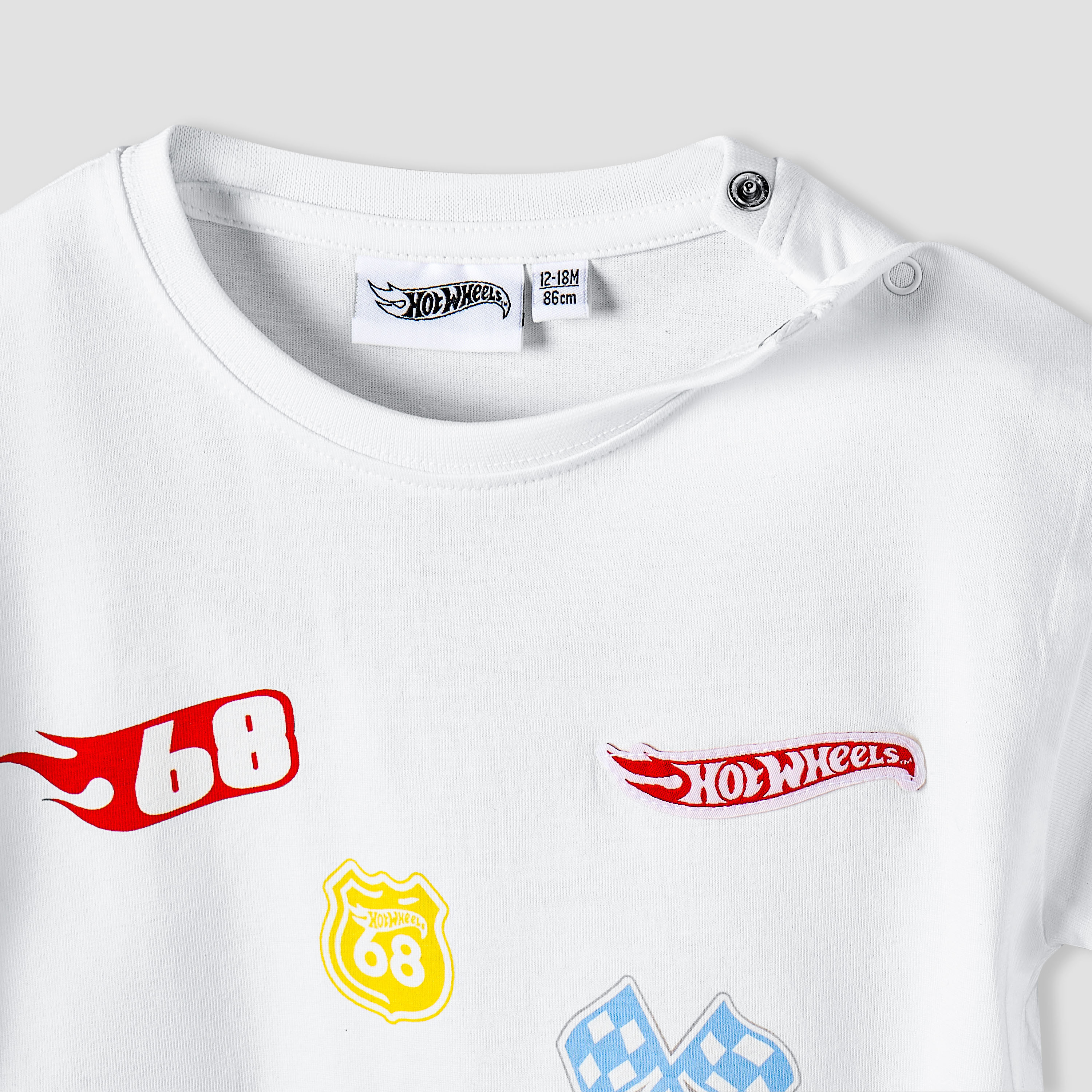 Crew Neck T-shirt and Shorts Set with Hot Wheels Print-baby-boys-clothing-setsandcoords-image-5