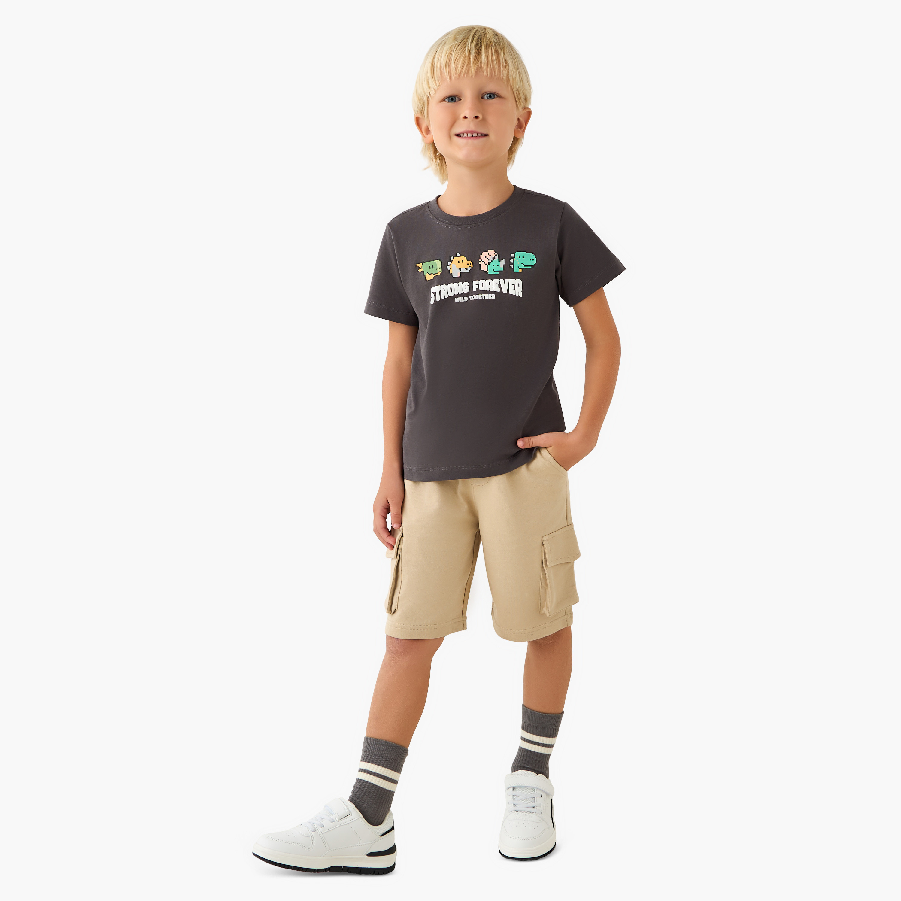 تيشيرت بطبعات ديناصور وياقة ضيقة وأكمام قصيرة من جونيورز-boys-clothing-tshirtsandpolos-image-4