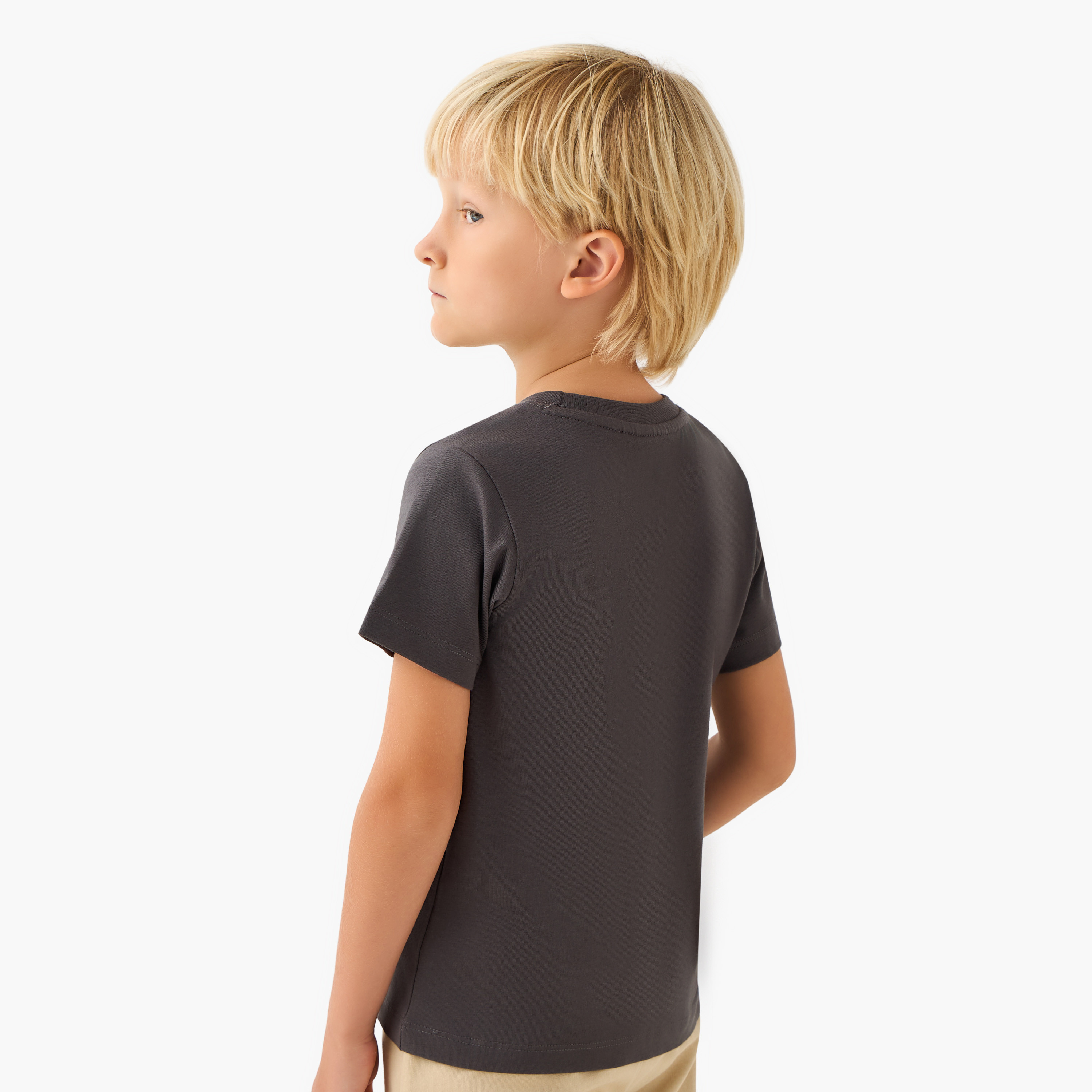 تيشيرت بطبعات ديناصور وياقة ضيقة وأكمام قصيرة من جونيورز-boys-clothing-tshirtsandpolos-image-3