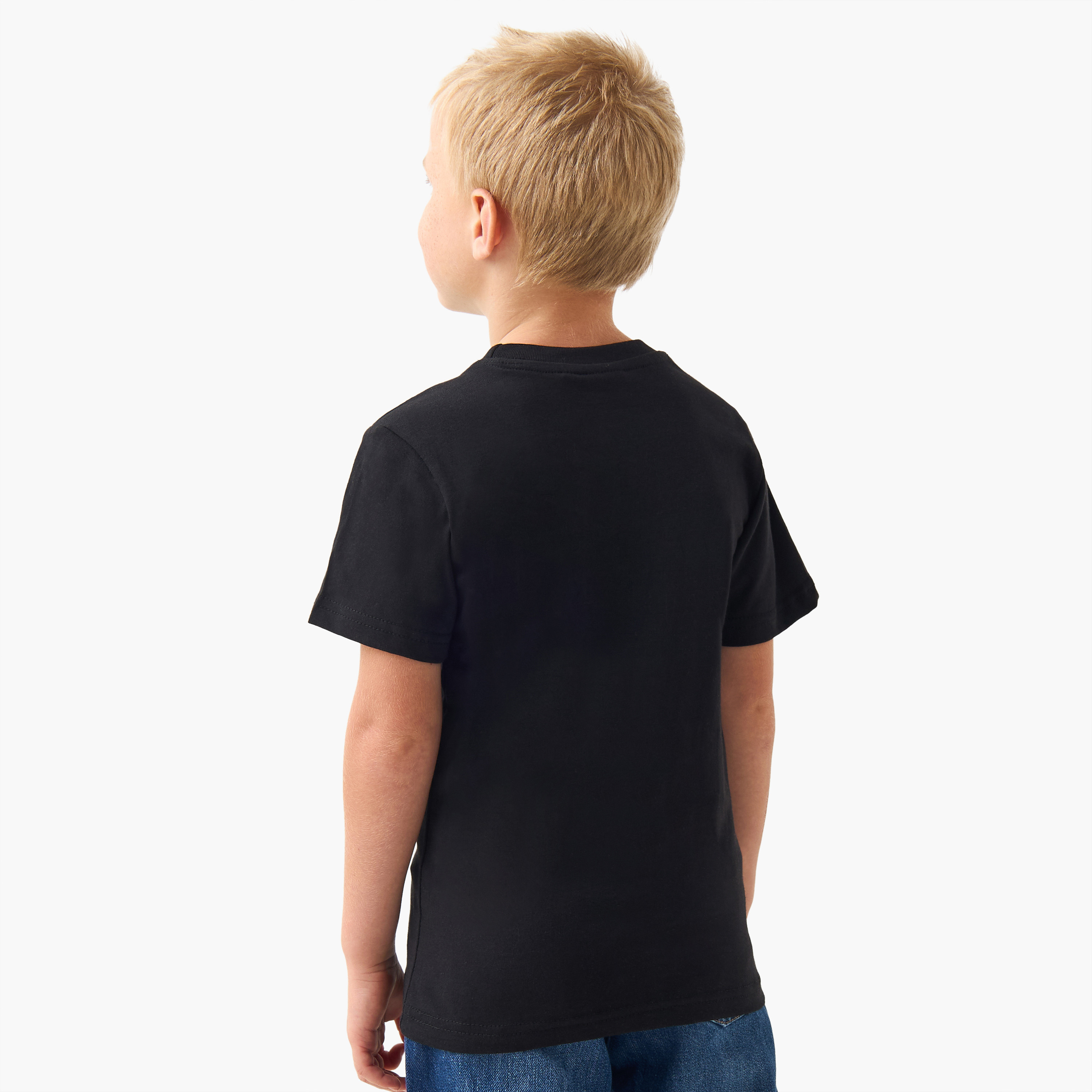 تيشيرت قطن بطبعات شعار وياقة ضيقة وأكمام قصيرة للولاد من جونيورز-boys-clothing-tshirtsandpolos-image-3