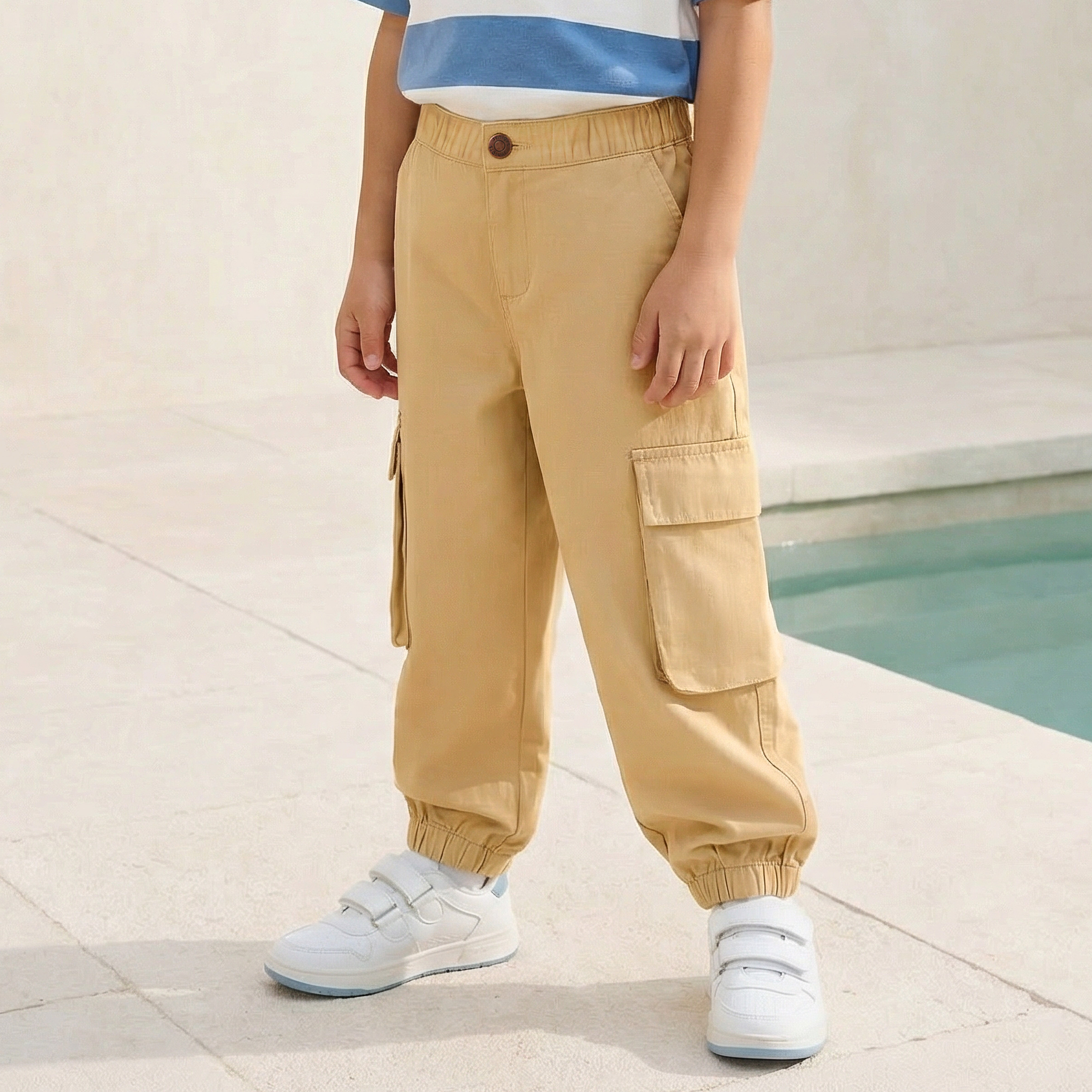 Juniors Elasticated Waist Cargo Joggers-boys-clothing-bottoms-joggersandtrackpants-image-1