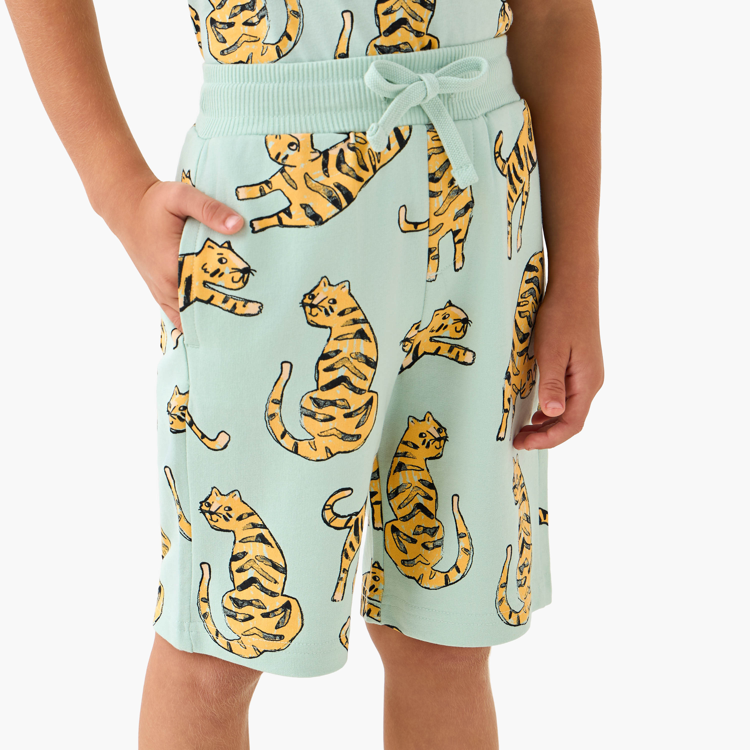 شورت بخصر برباط وطبعات نمر من جونيورز-boys-clothing-bottoms-shorts-image-5