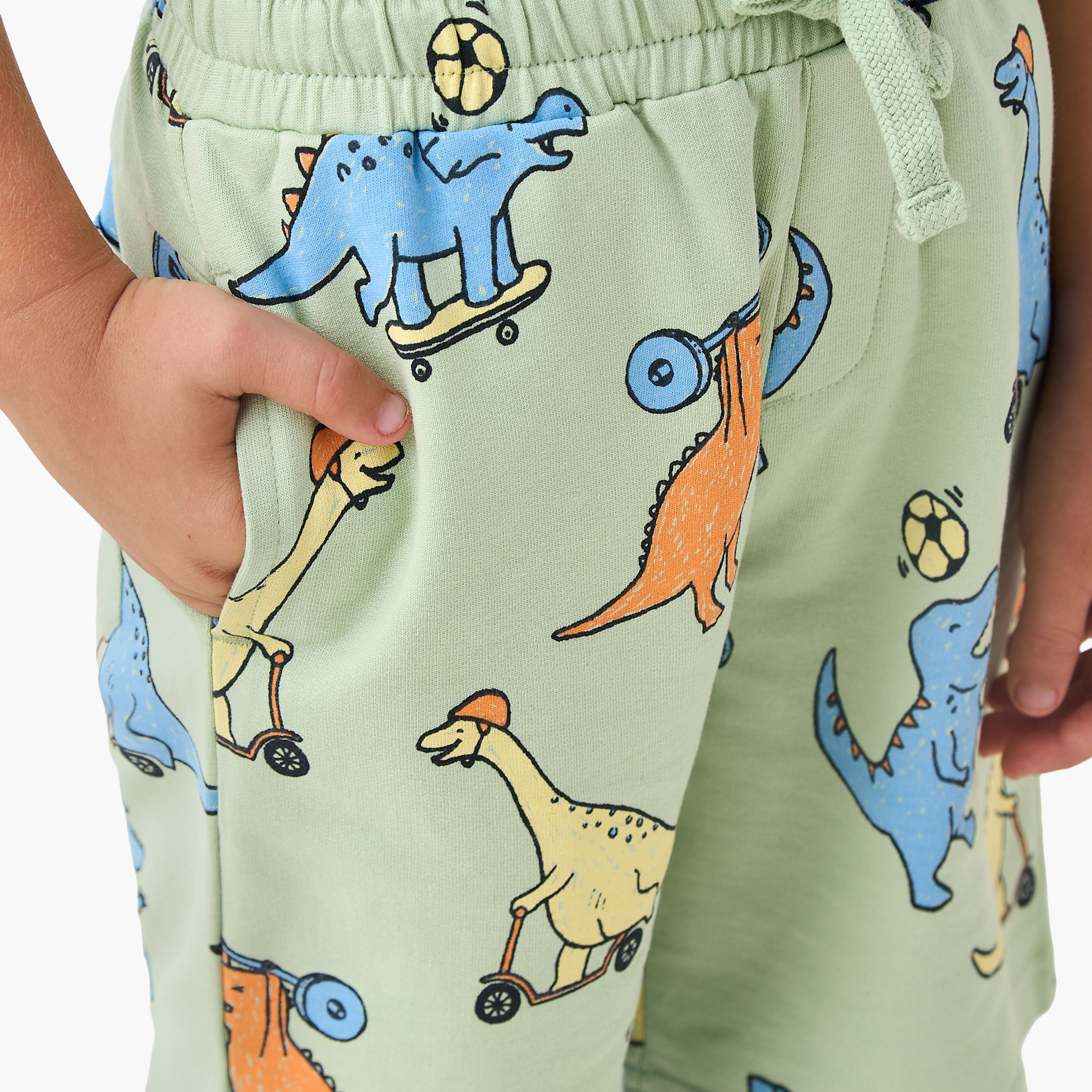 شورت بطول الركبة برباط خصر وجيوب من جونيورز-boys-clothing-bottoms-shorts-image-2