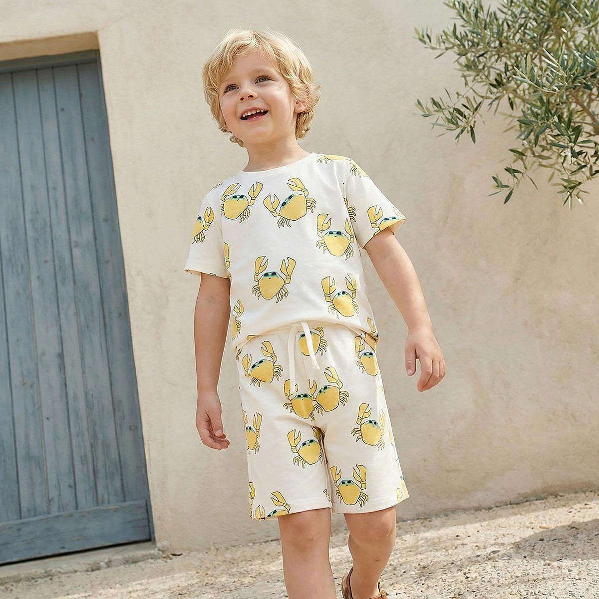 Juniors Knee Length Elasticated Drawstring Waist Shorts with Crab Print-boys-clothing-bottoms-shorts-image-5