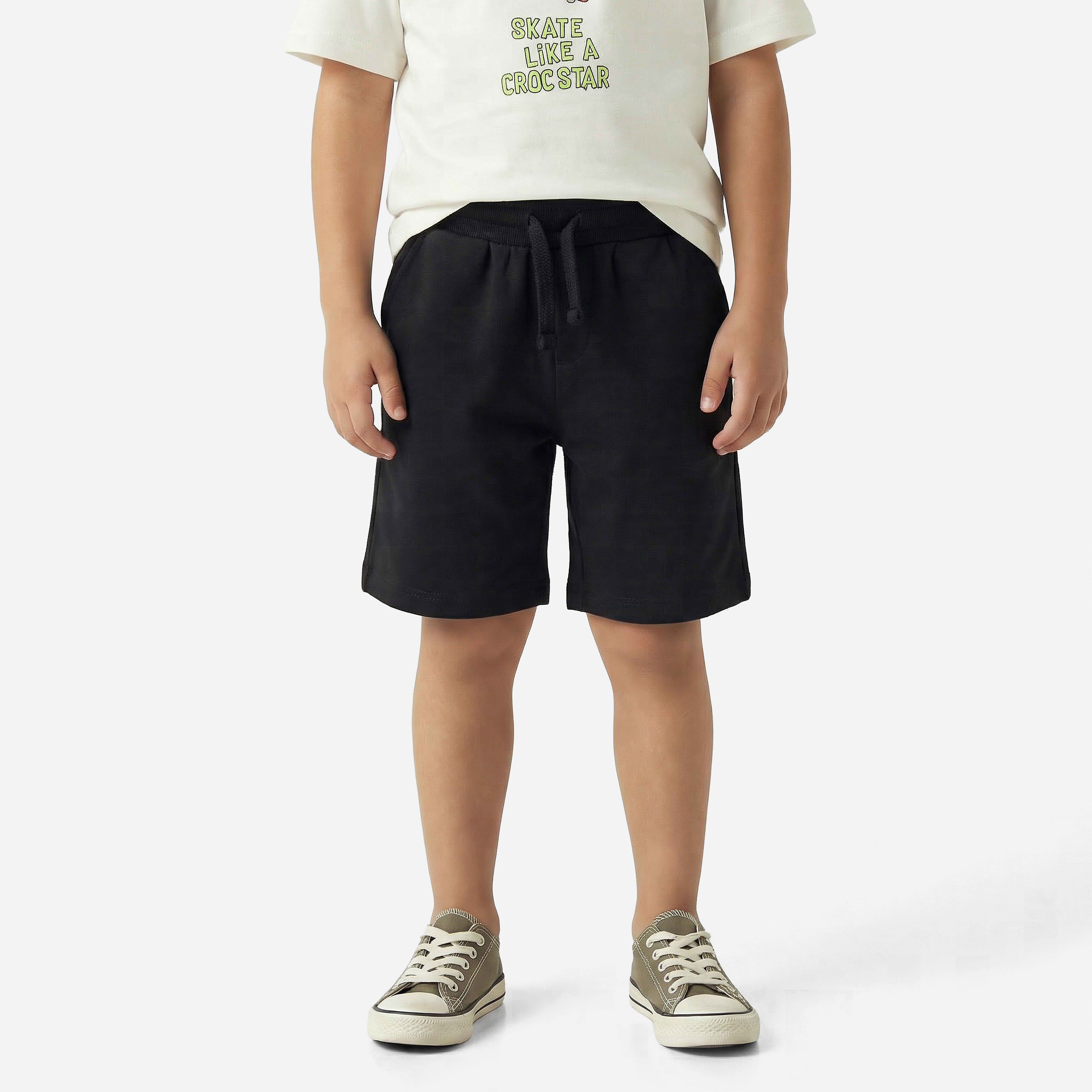 طقم تيشيرت بياقة ضيقة وأكمام قصيرة وتطريز تمساح من جونيورز-boys-clothing-setsandcoords-image-4