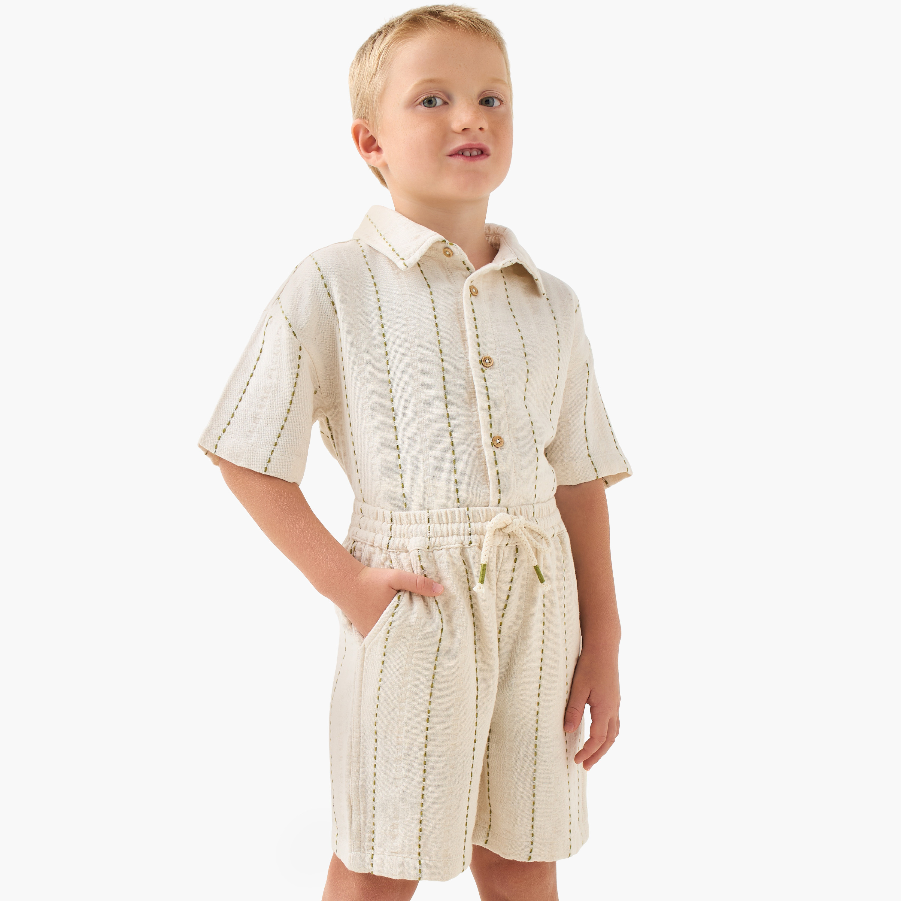 طقم شورت بجيوب وقميص بياقة عادية وأكمام قصيرة من جونيورز-boys-clothing-setsandcoords-image-7