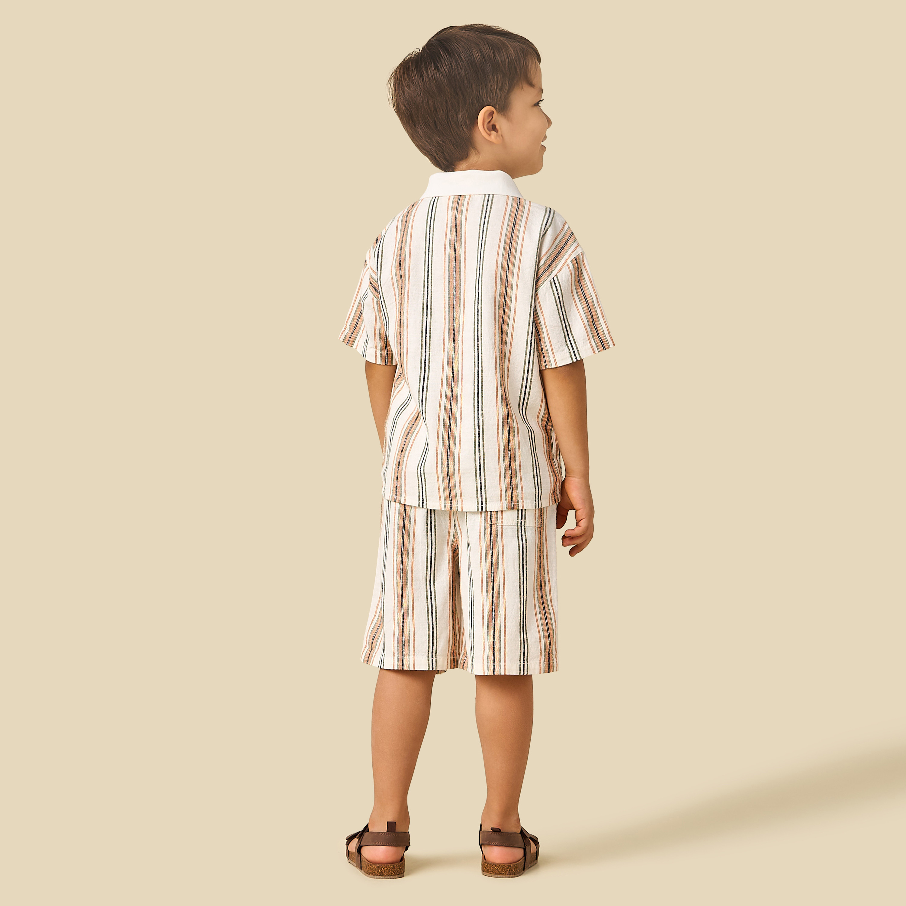 طقم شورت وقميص مخطط بياقة عادية أكمام قصيرة من جونيورز-baby-boys-clothing-setsandcoords-image-3