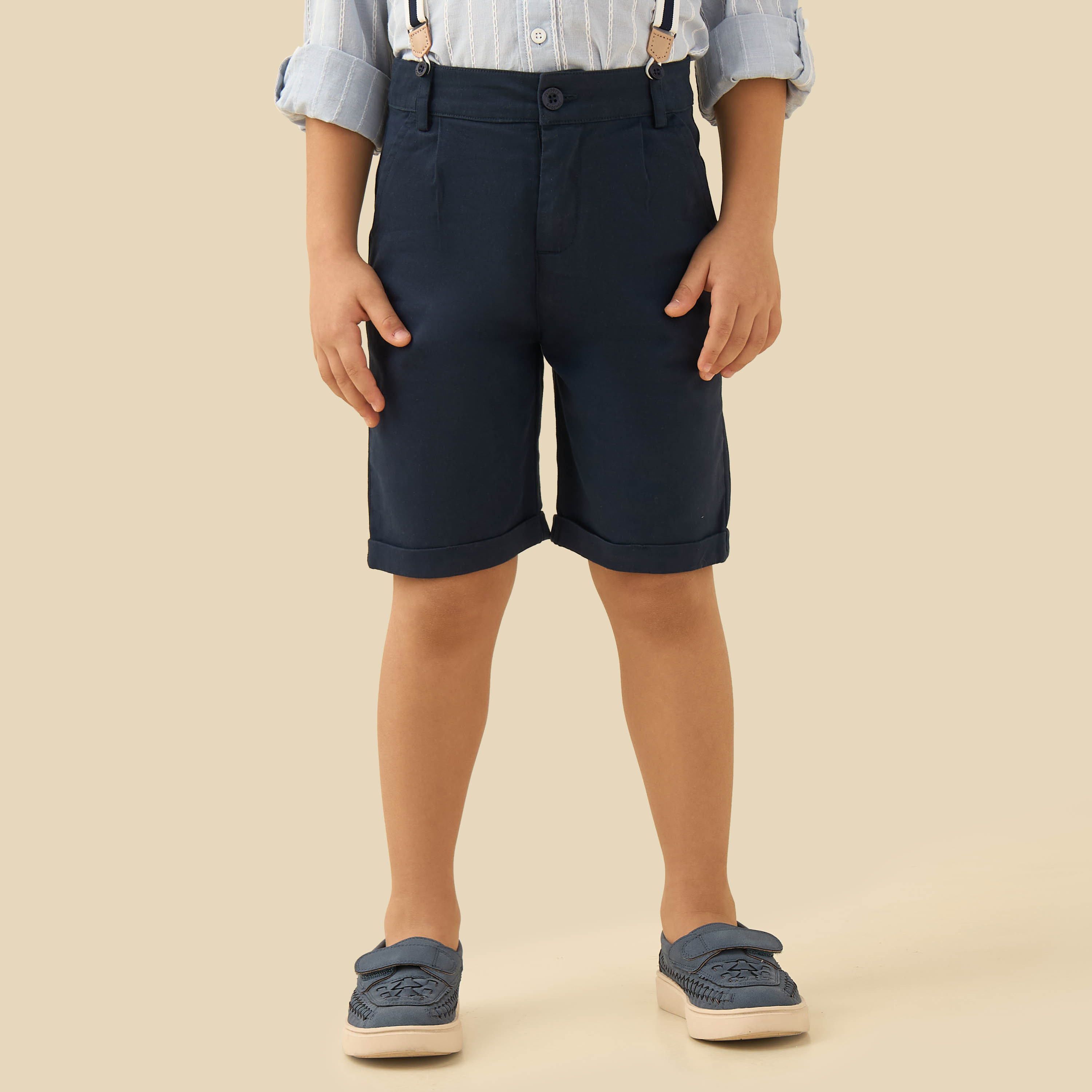 طقم قميص بياقة وأكمام طويلة مع حمالات وشورت بتطريز مخطط من جونيورز-boys-clothing-setsandcoords-image-3