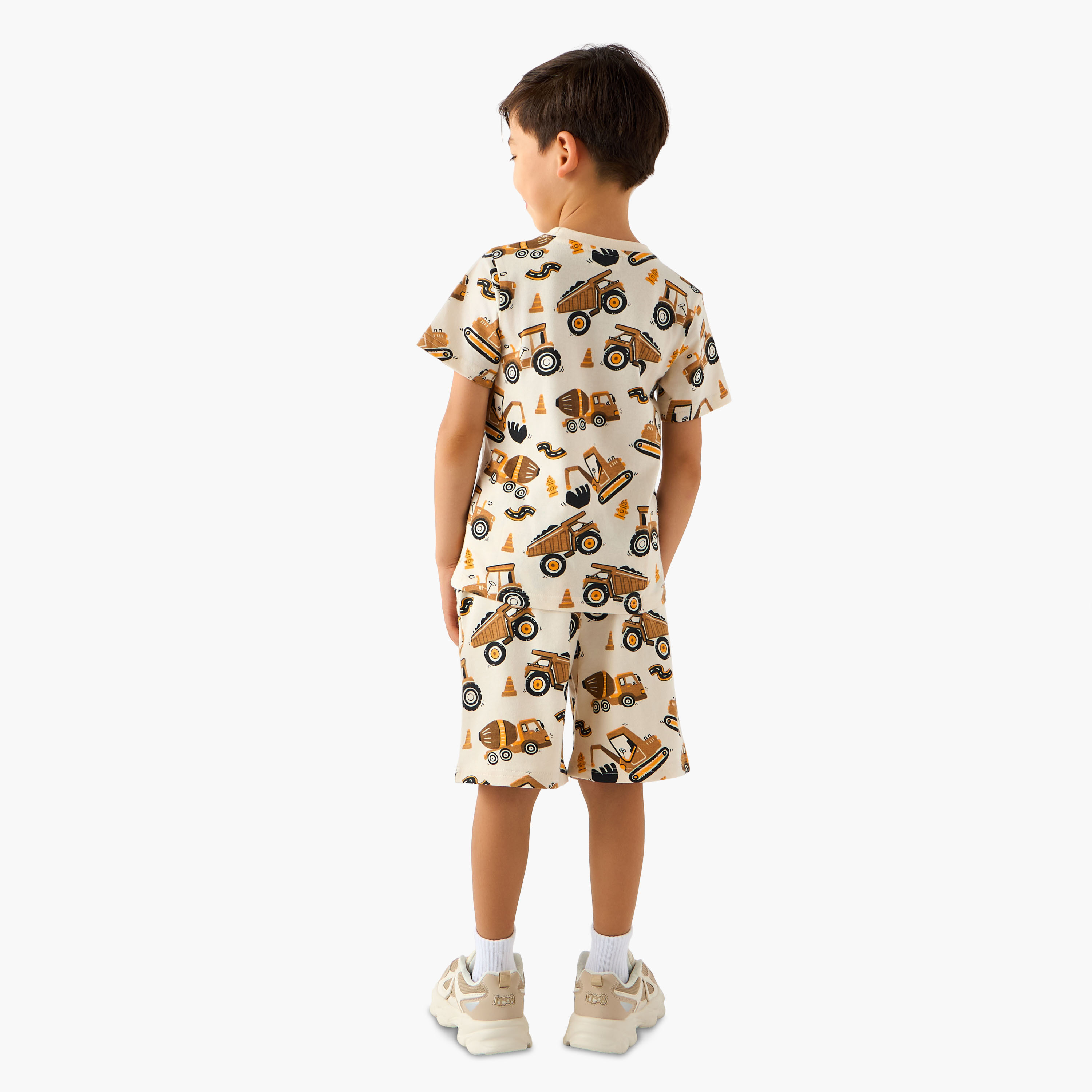 طقم تيشيرت بأكمام قصيرة وياقة ضيقة مع شورت بطبعات مركبات البناء من جونيورز-boys-clothing-setsandcoords-image-4