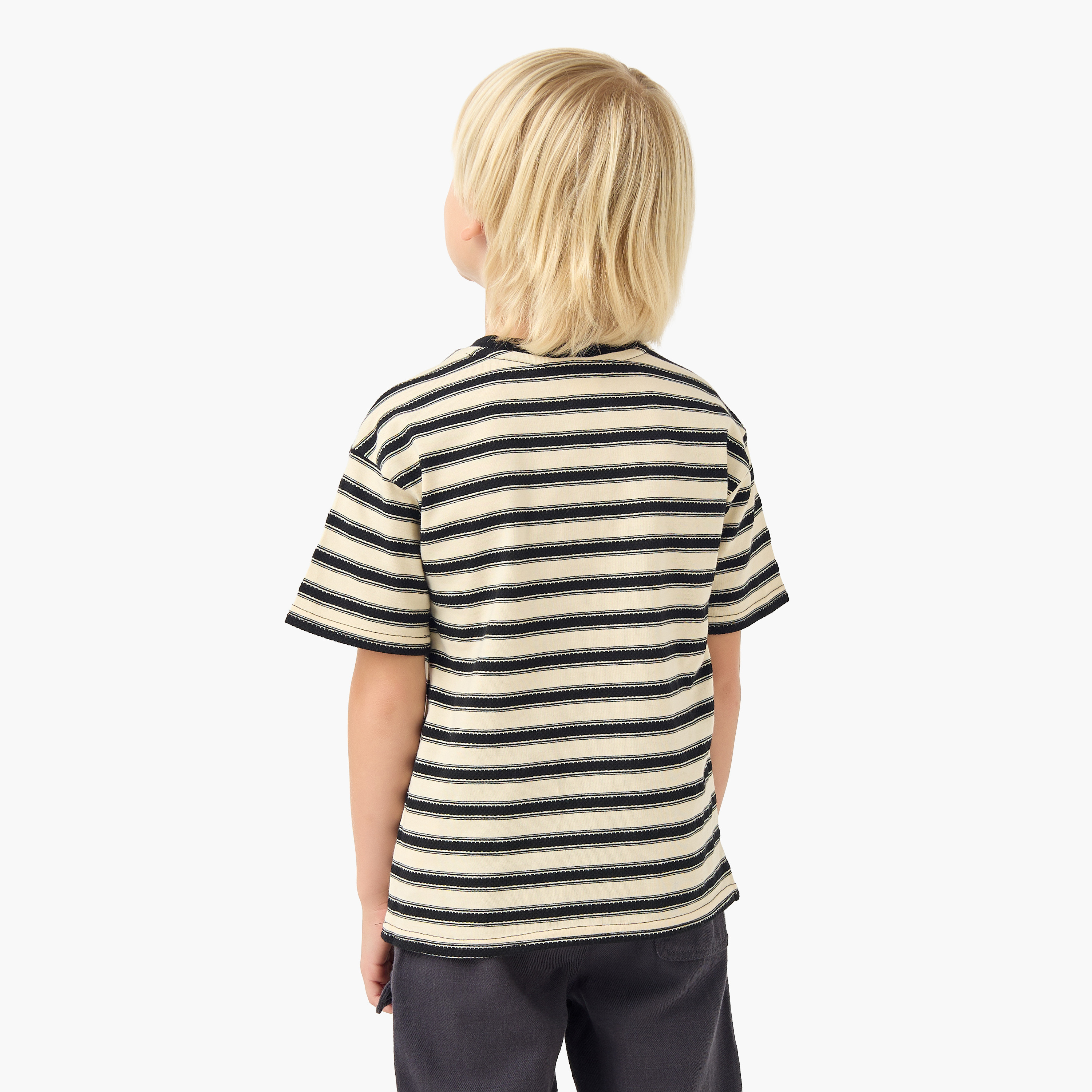 تيشيرت مخطط بياقة ضيقة وأكمام قصيرة من إليجو-boys-clothing-tshirtsandpolos-image-3