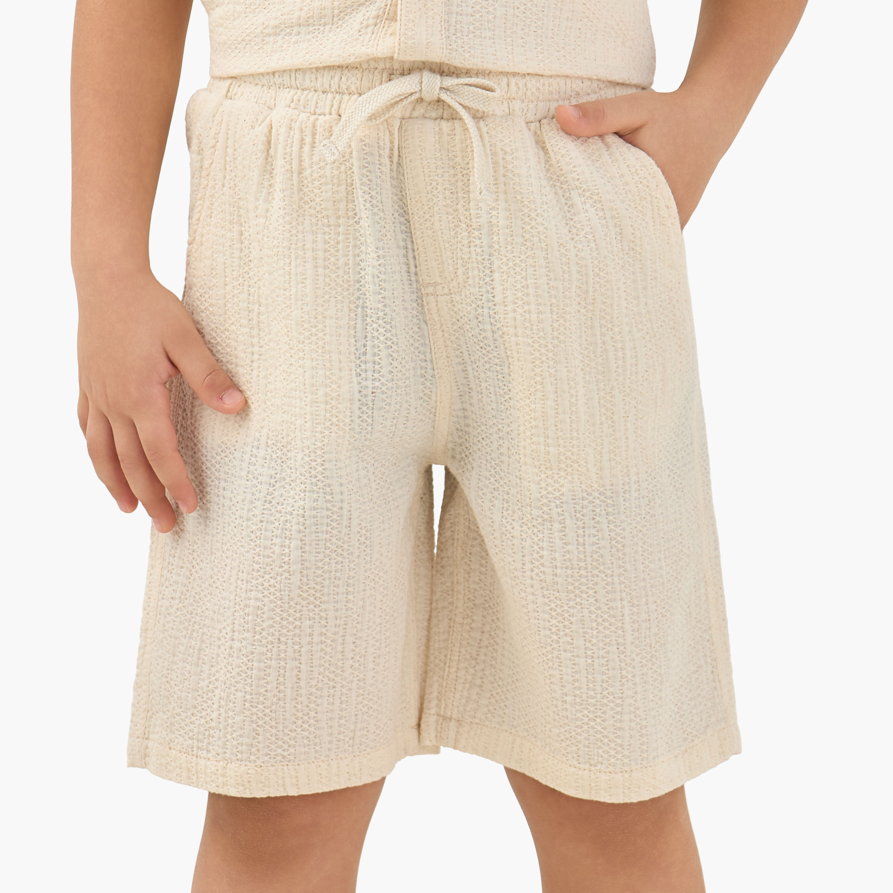 طقم قميص بياقة وأكمام قصيرة وشورت برباط خصر من إليجو-baby-boys-clothing-setsandcoords-image-1