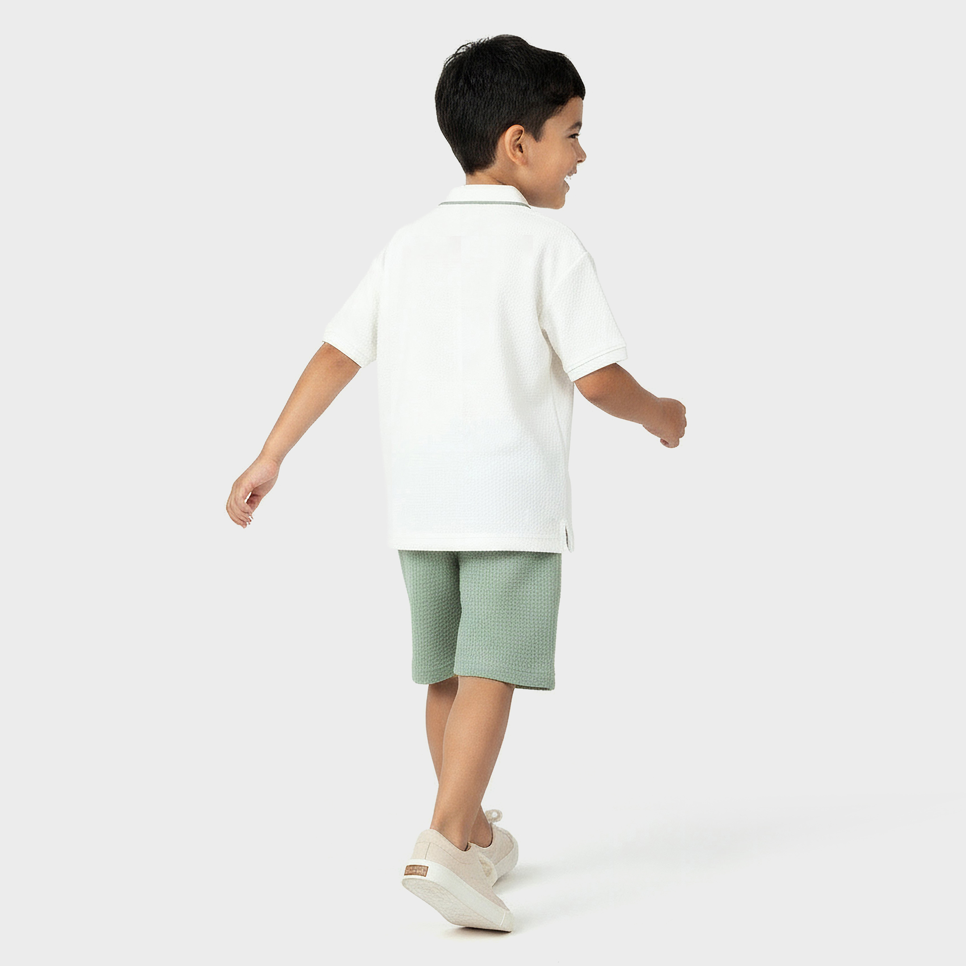 طقم شورت وتيشيرت بولو بياقة عادية وأكمام قصيرة وتصميم وافل بارز الملمس من إليجو-boys-clothing-setsandcoords-image-4