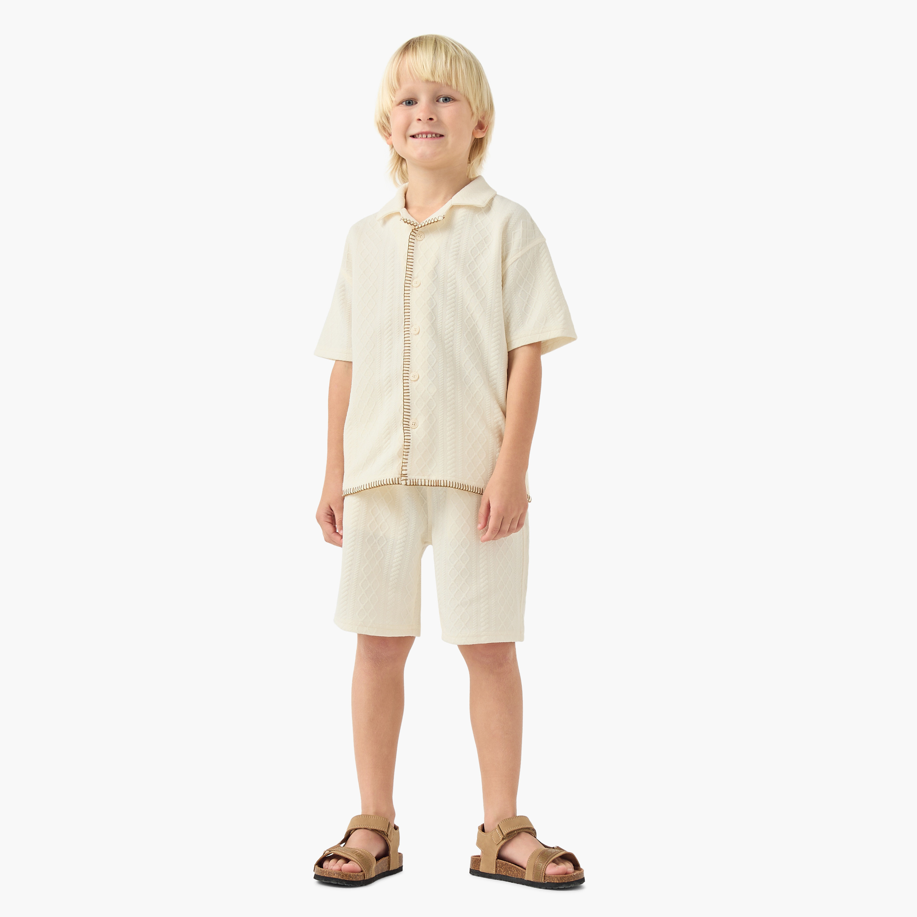 طقم قميص بياقة كامب وأكمام قصيرة وشورت بتطريزات-boys-clothing-setsandcoords-image-1