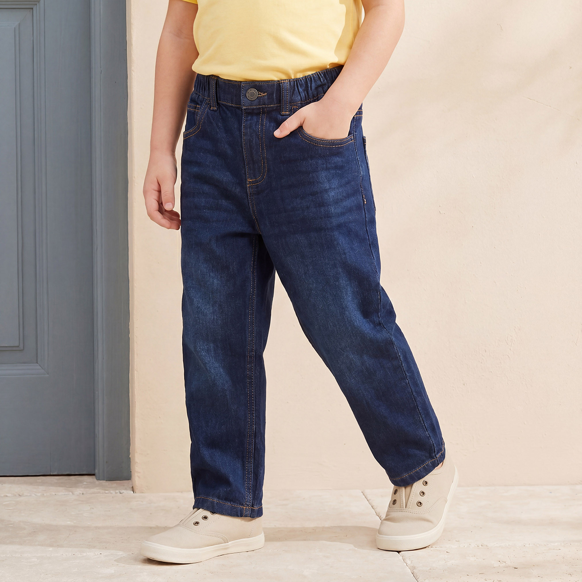 بنطلون جينز بقصة بالون مغسول متوسط وخصر شبه مطاطي من جونيورز-baby-boys-clothing-bottoms-jeans-image-1