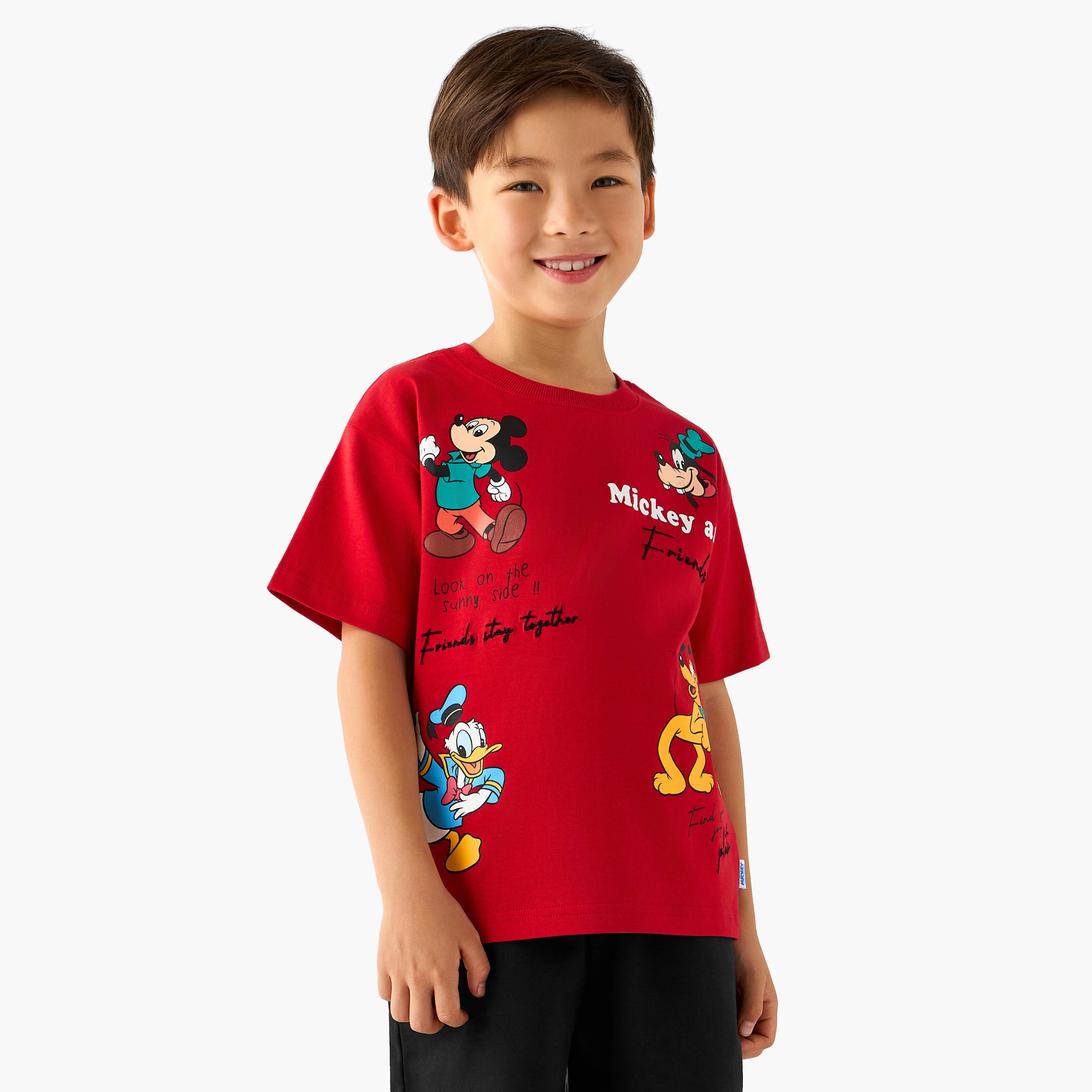 طقم تيشيرت بأكمام قصيرة وياقة ضيقة مع شورت برباط إغلاق من ديزني-boys-clothing-setsandcoords-image-2