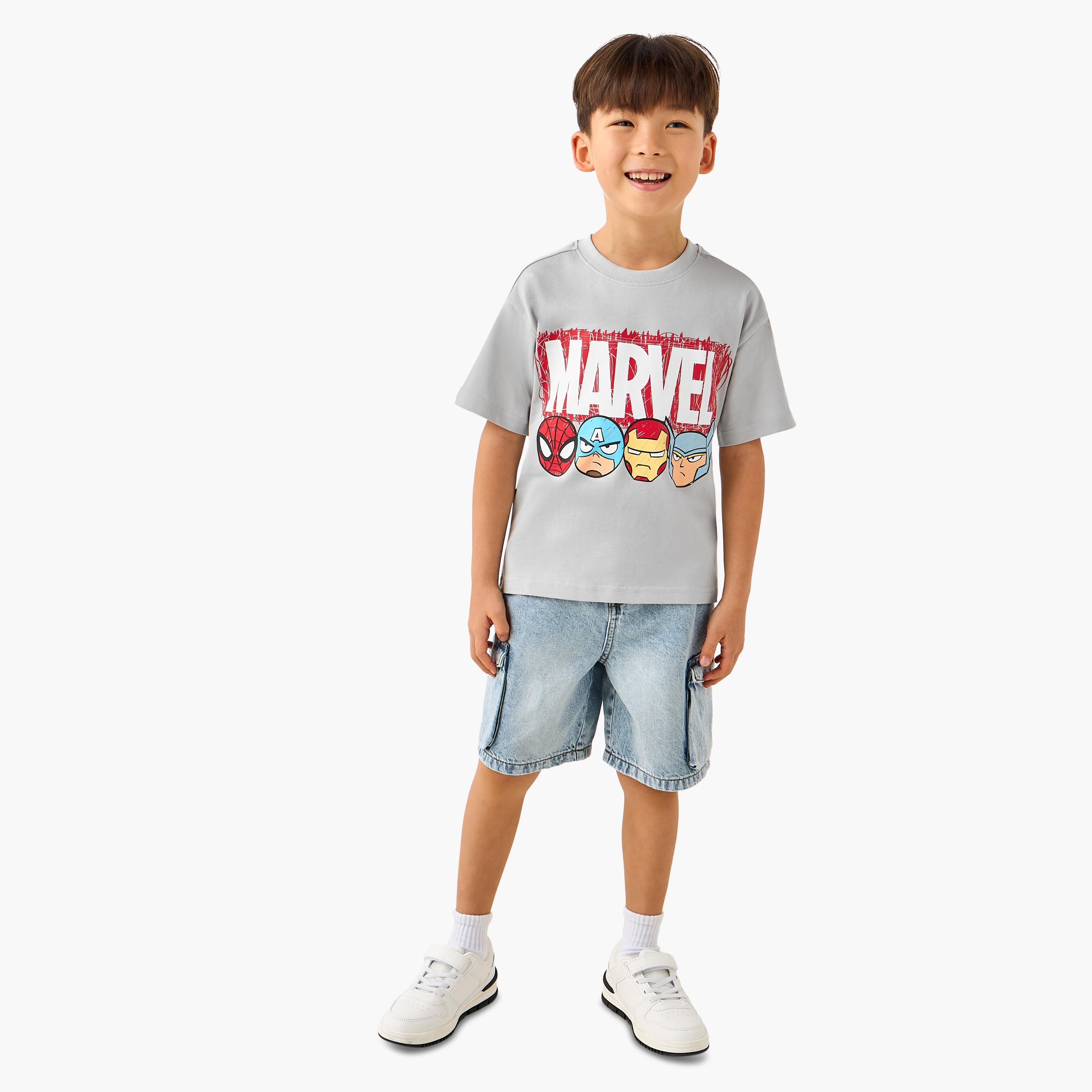 تيشيرت بطبعات أفنجرز وياقة ضيقة وأكمام قصيرة-boys-clothing-tshirtsandpolos-image-2