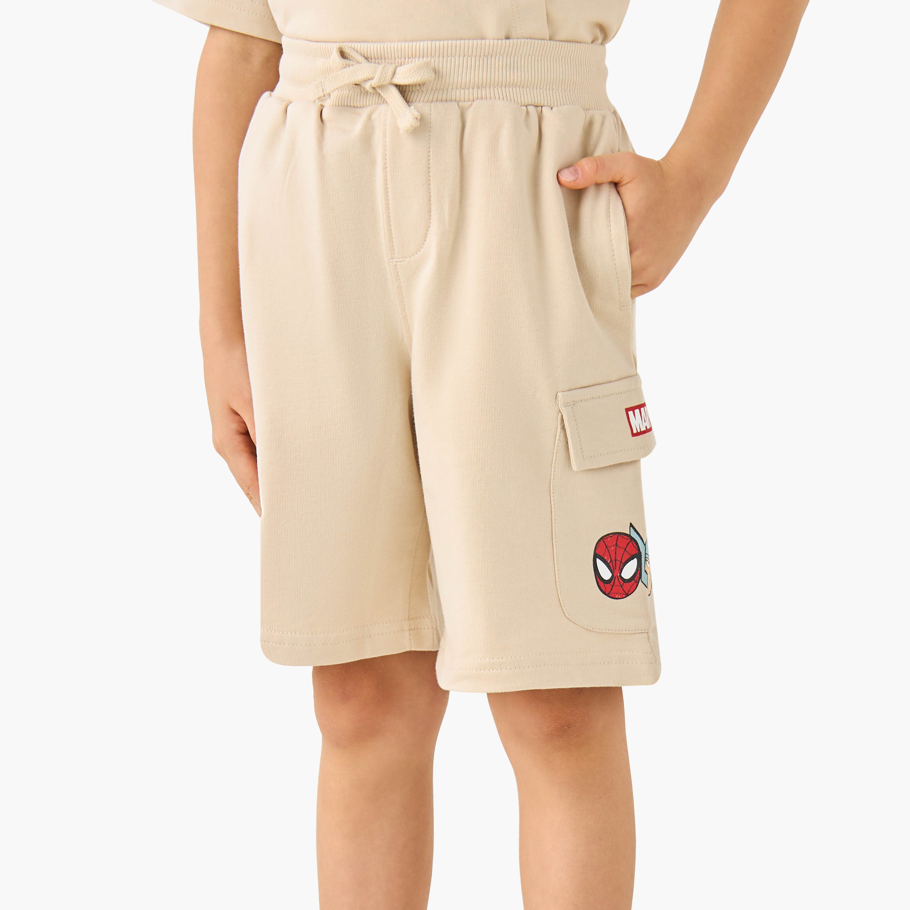 طقم تيشيرت بقبعة وأكمام قصيرة وطبعات أفينجرز مع شورت من جونيورز-boys-clothing-setsandcoords-image-3