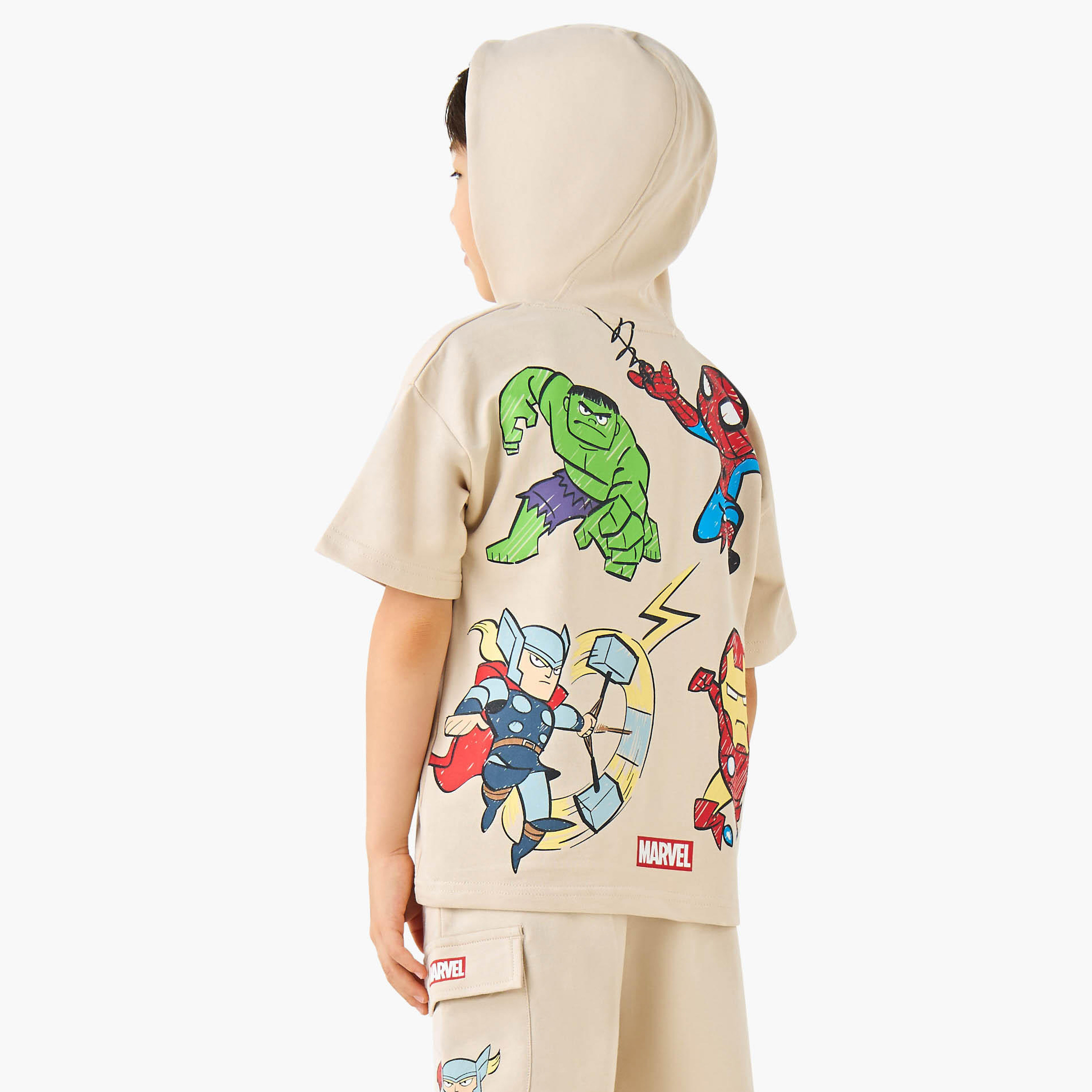 طقم تيشيرت بقبعة وأكمام قصيرة وطبعات أفينجرز مع شورت من جونيورز-boys-clothing-setsandcoords-image-4