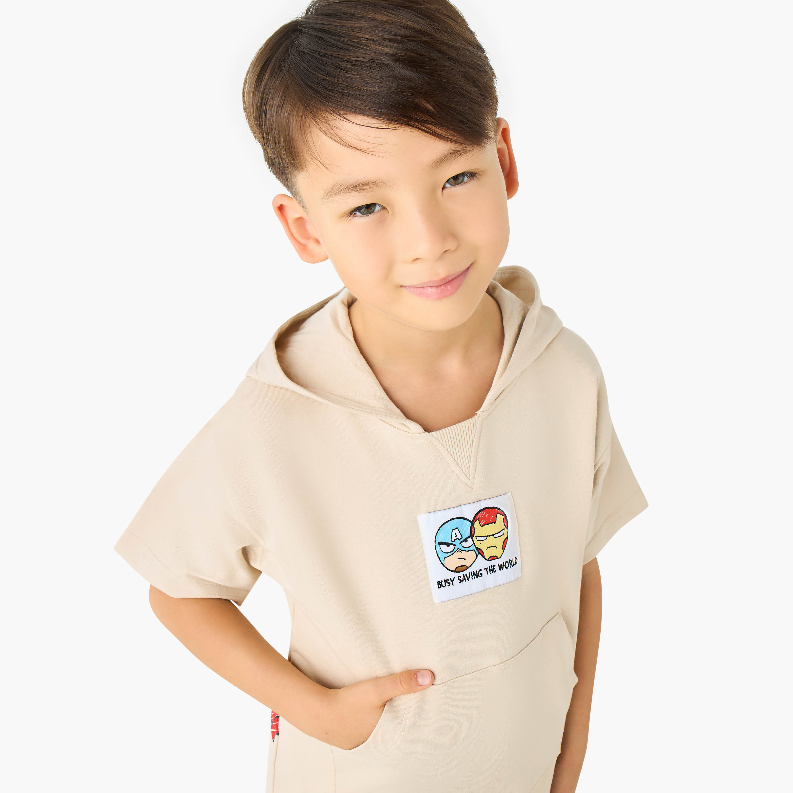 طقم تيشيرت بقبعة وأكمام قصيرة وطبعات أفينجرز مع شورت من جونيورز-boys-clothing-setsandcoords-image-5
