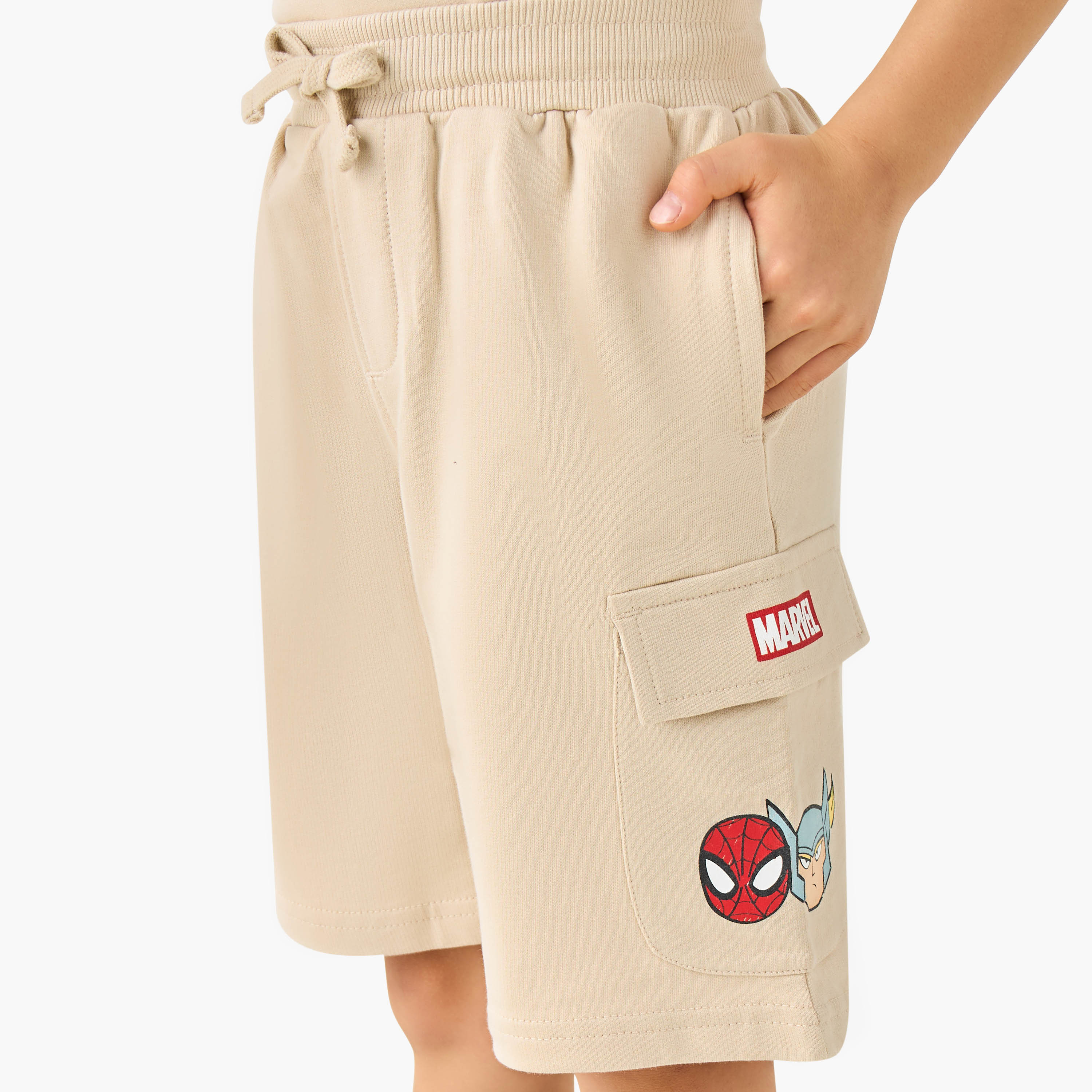 طقم تيشيرت بقبعة وأكمام قصيرة وطبعات أفينجرز مع شورت من جونيورز-boys-clothing-setsandcoords-image-6