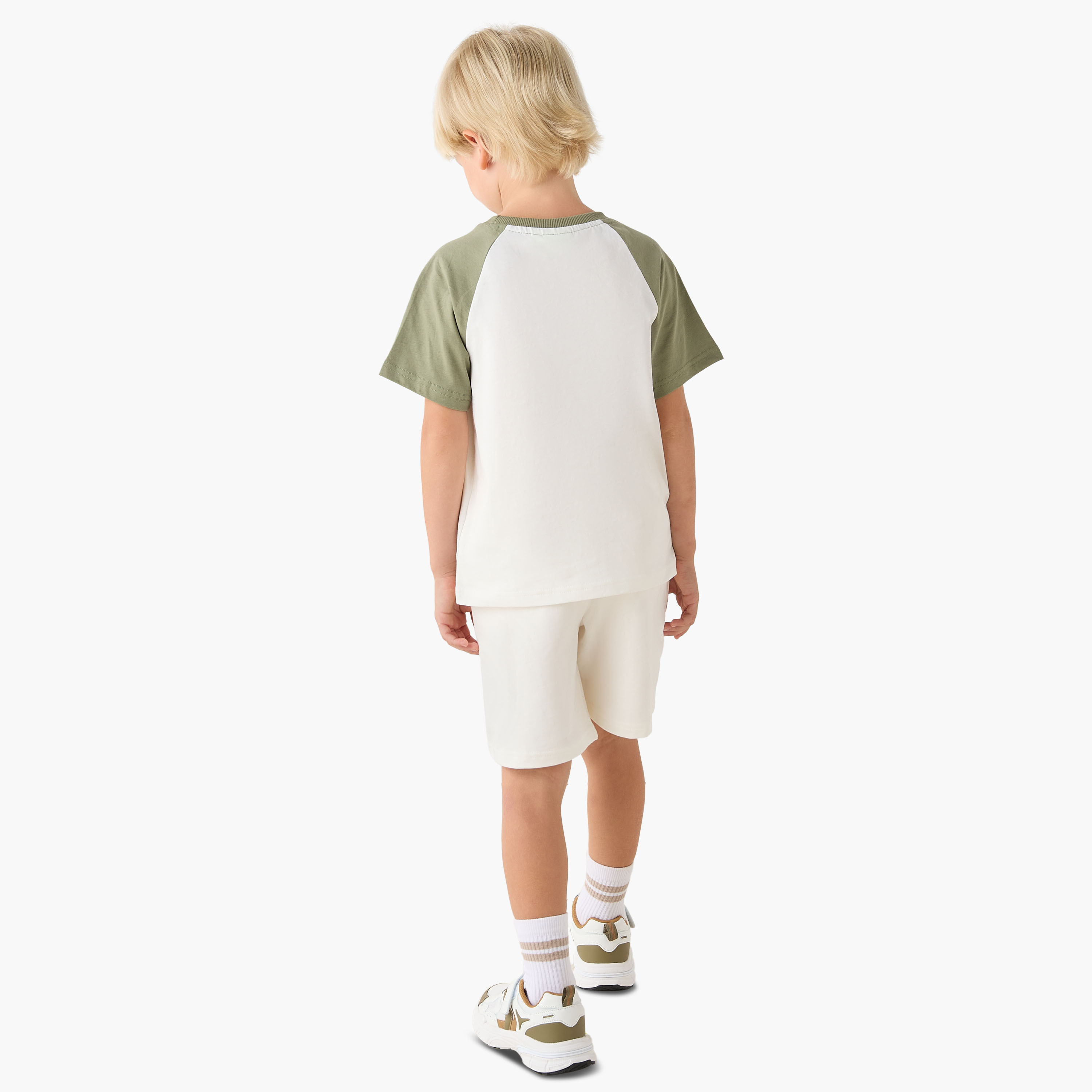 طقم شورت وتيشيرت بياقة ضيقة وأكمام قصيرة وطبعات جوراسيك وورلد-boys-clothing-setsandcoords-image-4