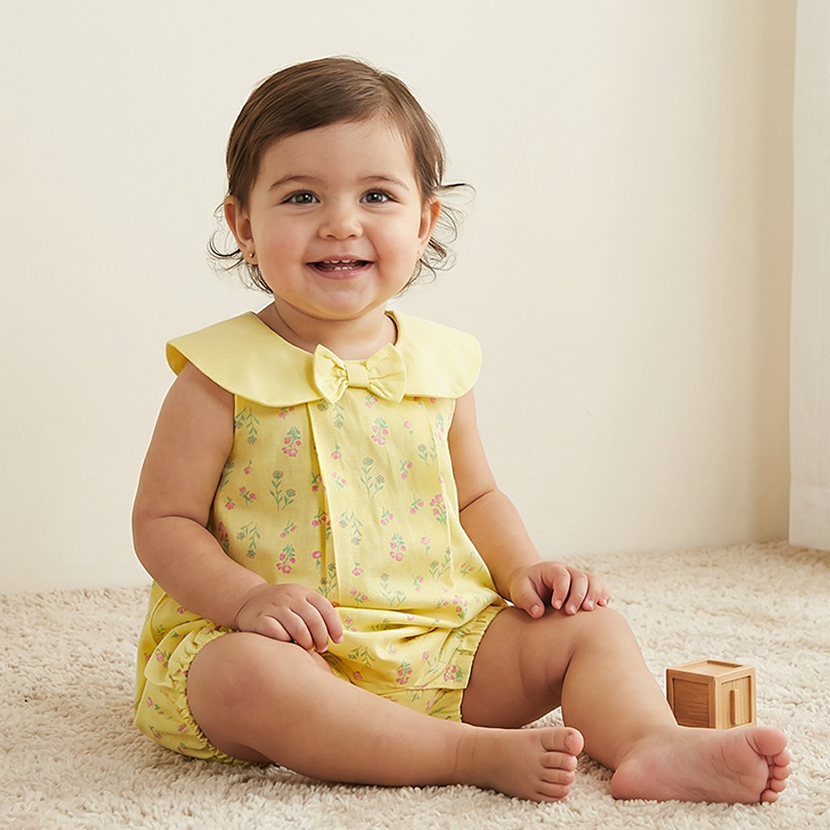 Juniors Peter Pan Collar Sleeveless Romper with Floral Print-baby-girls-clothing-rompers-image-1