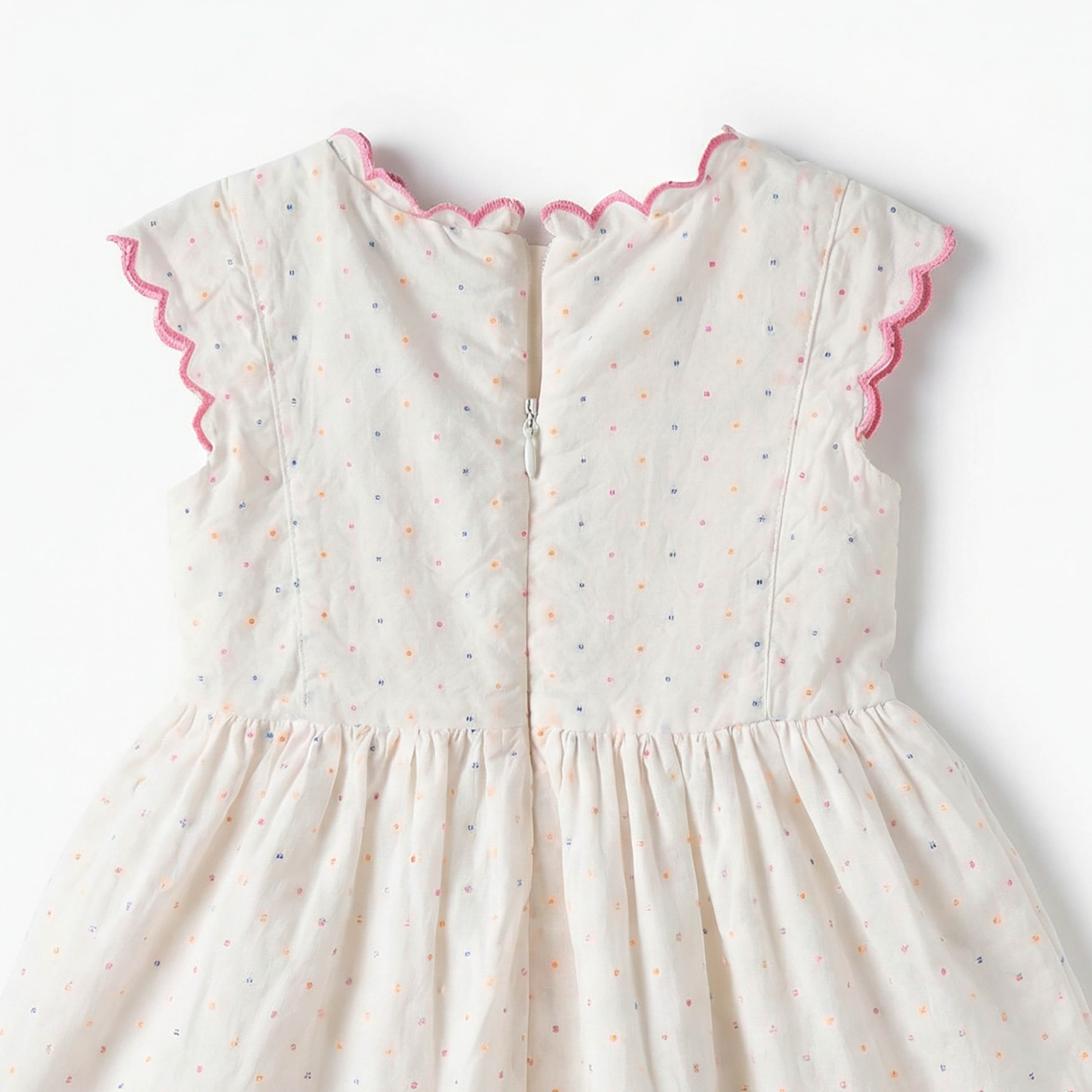 فستان دون أكمام بياقة مستديرة وزينة فيونكة من جونيورز-baby-girls-clothing-dressesandjumpsuits-image-5