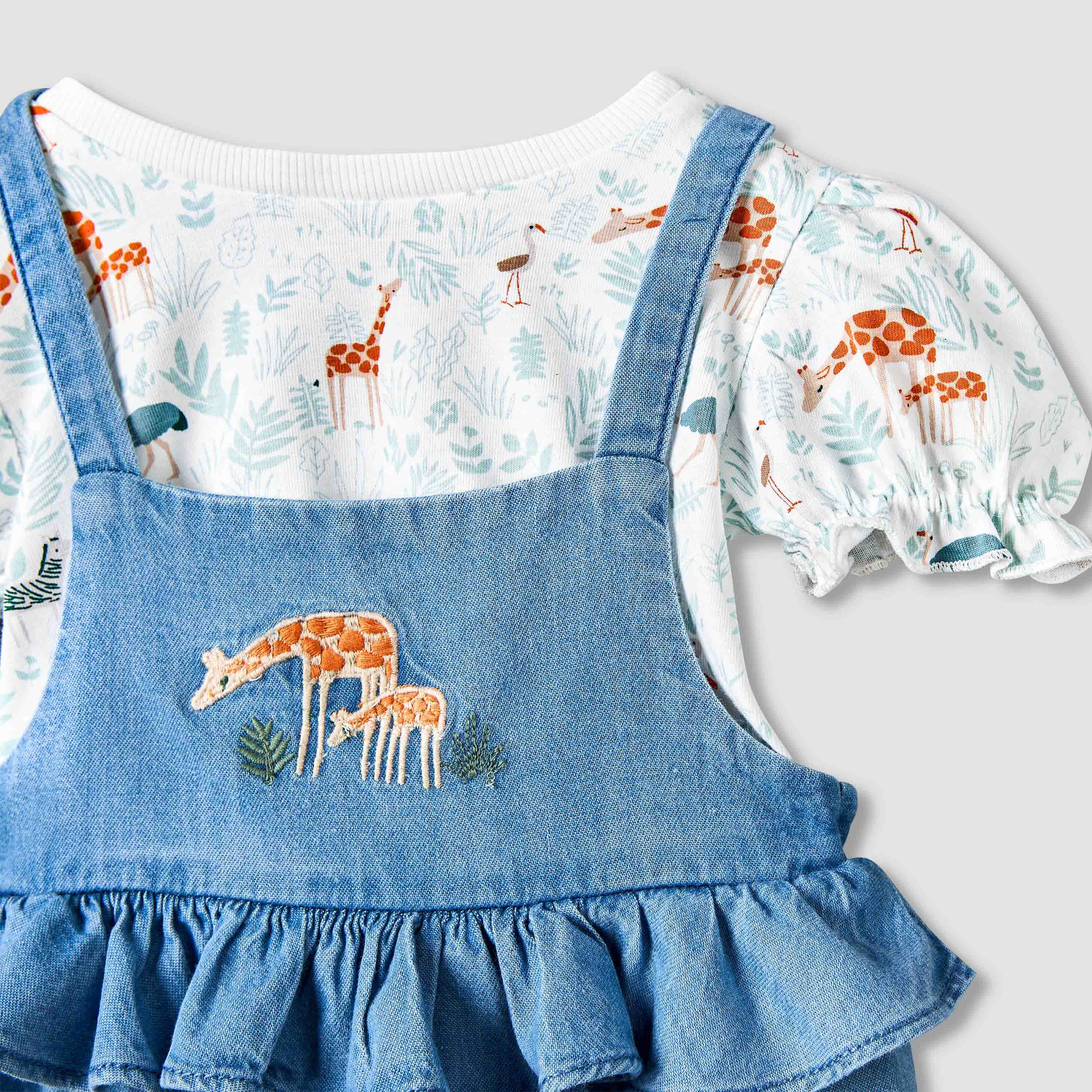 طقم دنغري وتيشيرت بياقة مستديرة وأكمام قصيرة وتطريزات من جونيورز-baby-girls-clothing-setsandcoords-image-6