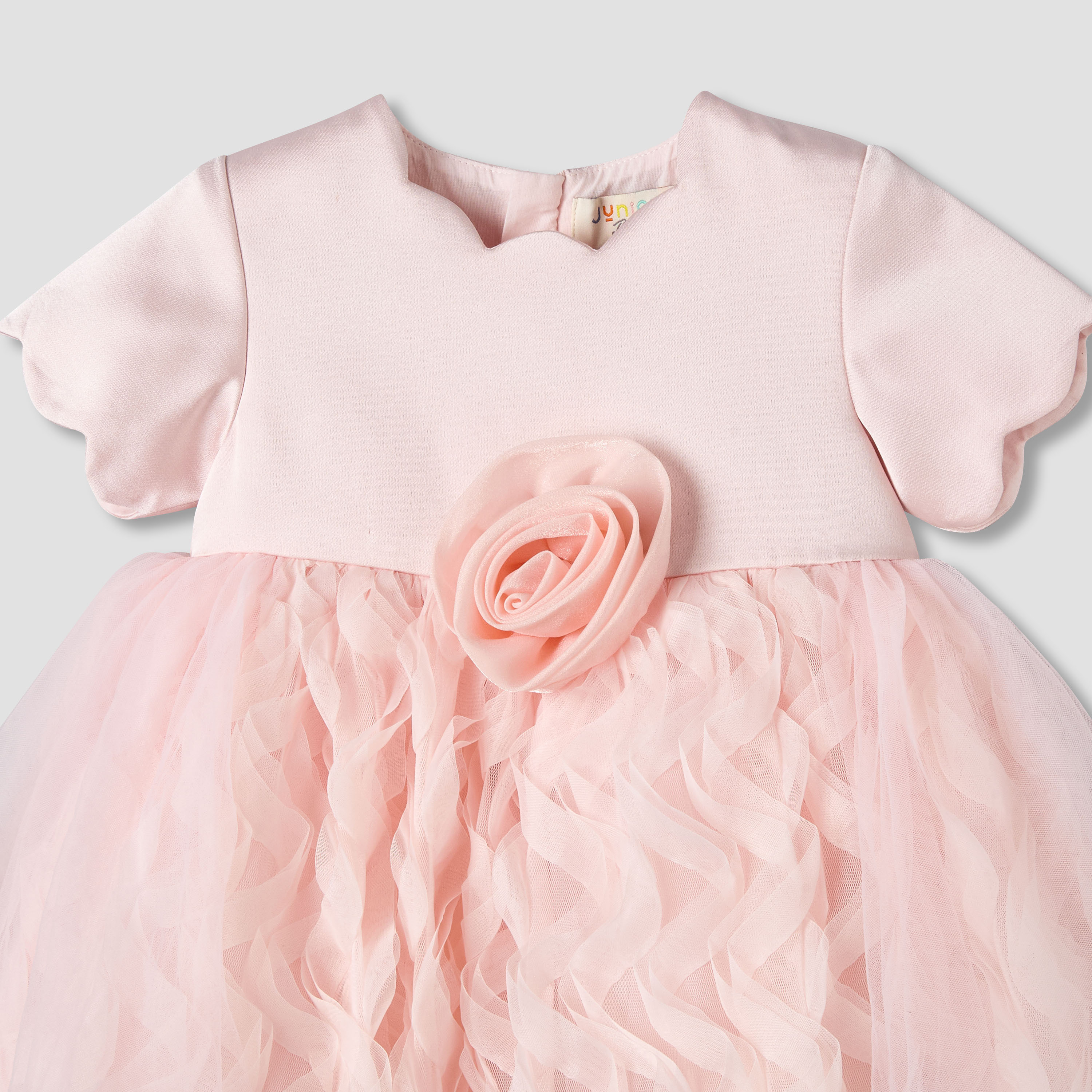 فستان بزينة وردة وياقة عميقة وأكمام قصيرة من جونيورز-baby-girls-clothing-dressesandjumpsuits-image-4