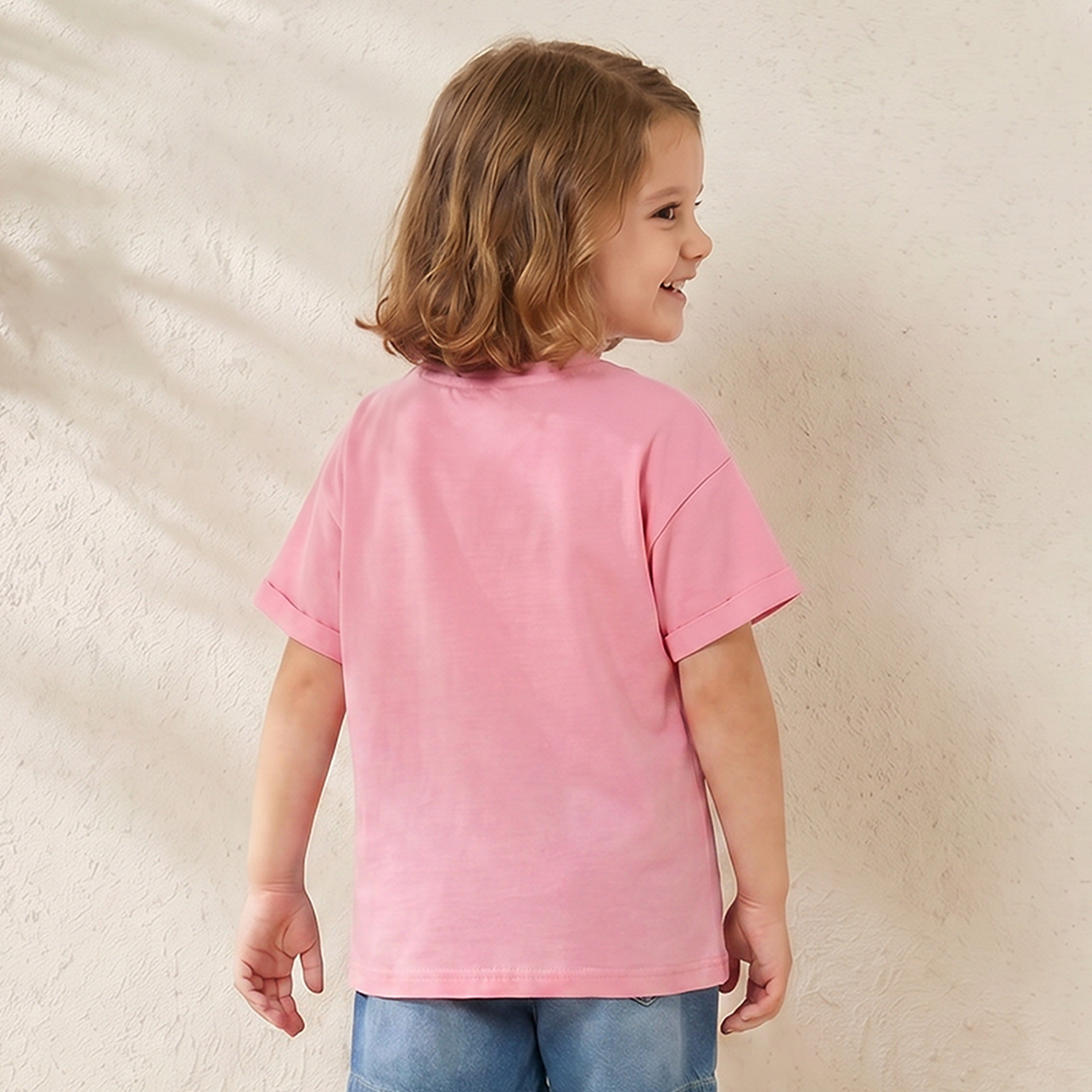 تيشيرت برقبة ضيقة وأكمام قصيرة وزينة فيونكة من جونيورز-girls-clothing-tshirts-image-2