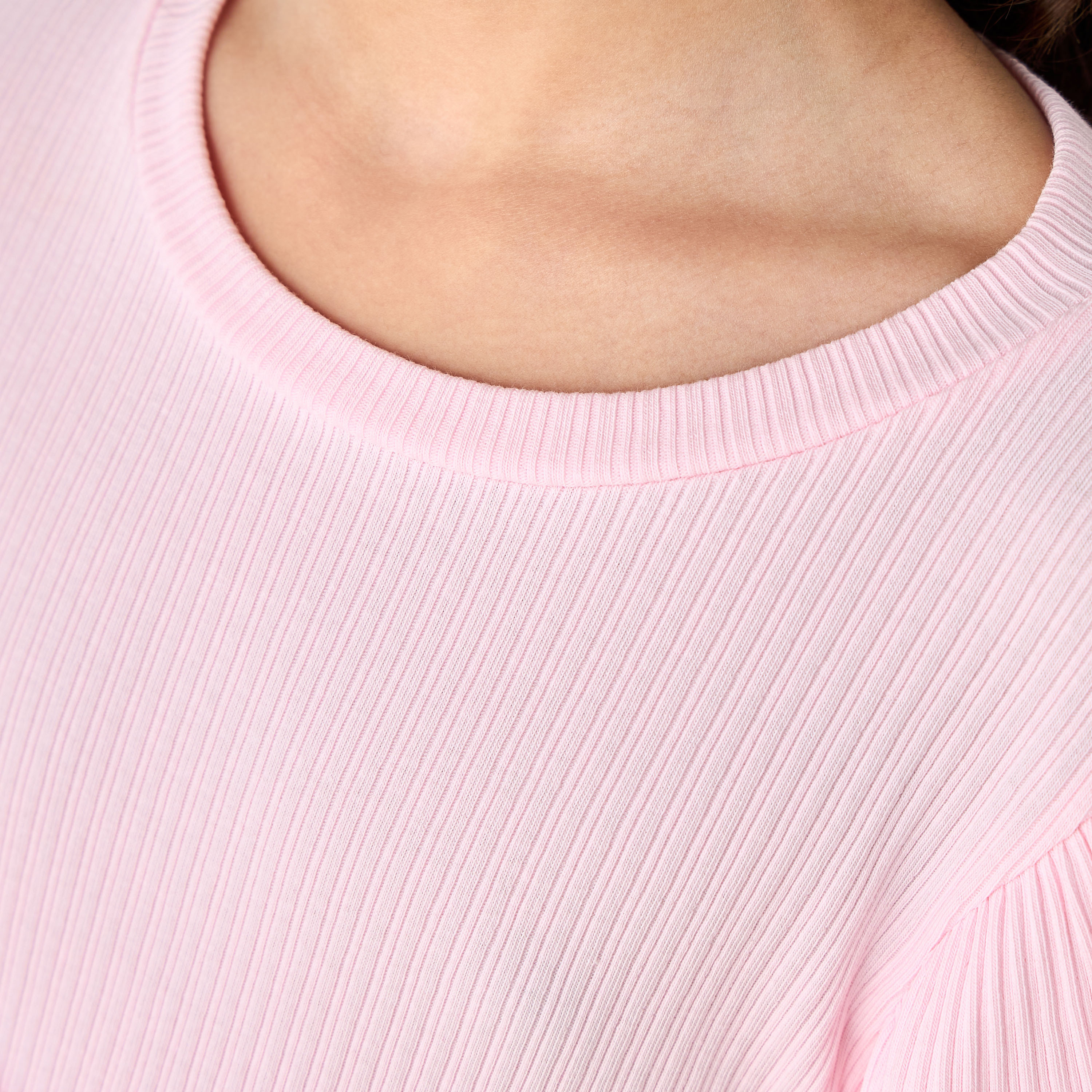طقم بنطلون واسع الحواف وبلوزة برقبة مستديرة وأكمام طويلة بارز الملمس من جونيورز-girls-clothing-setsandcoords-image-1