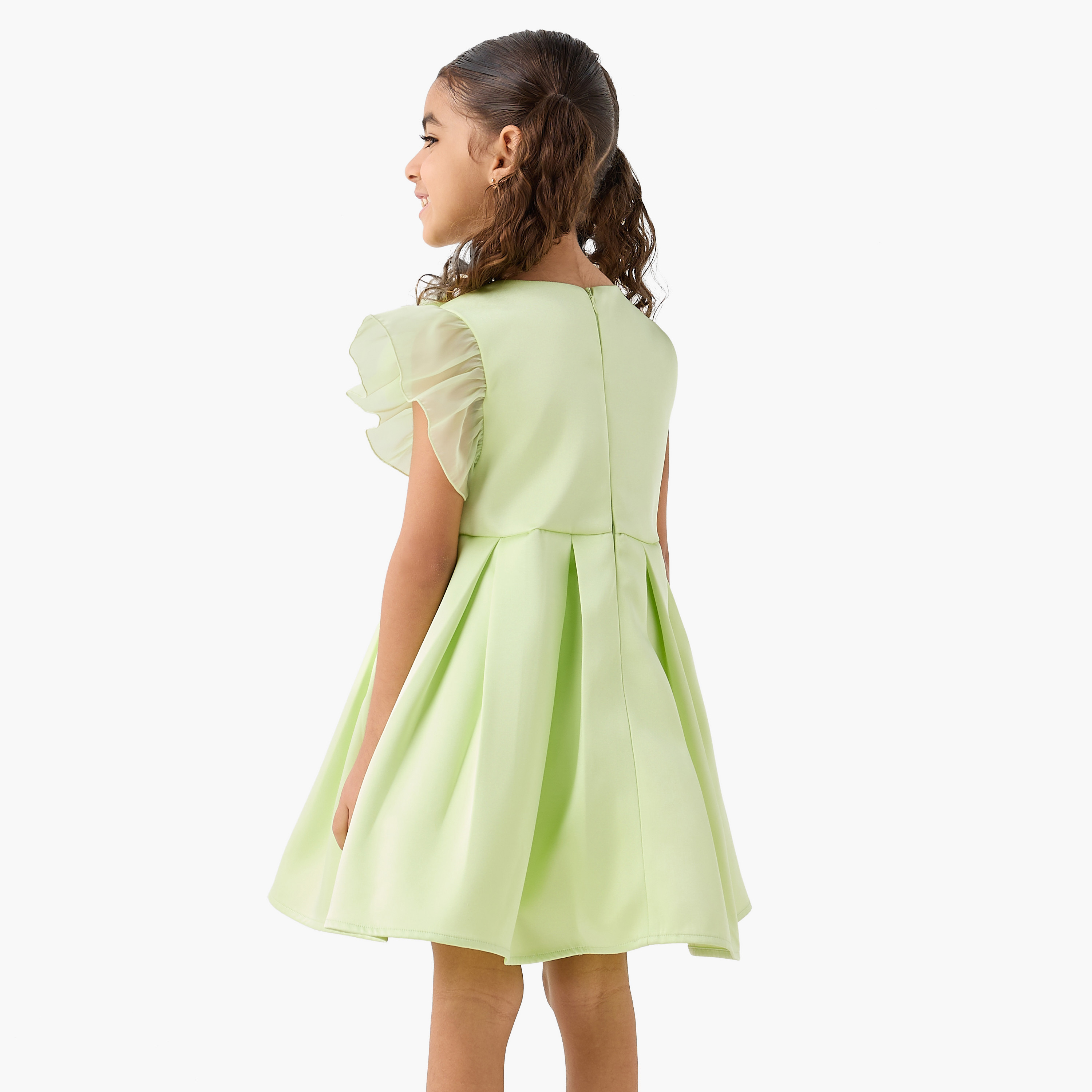 فستان دون أكمام بياقة مستديرة وزينة زهرية من جونيورز-girls-clothing-dressesandjumpsuits-image-3