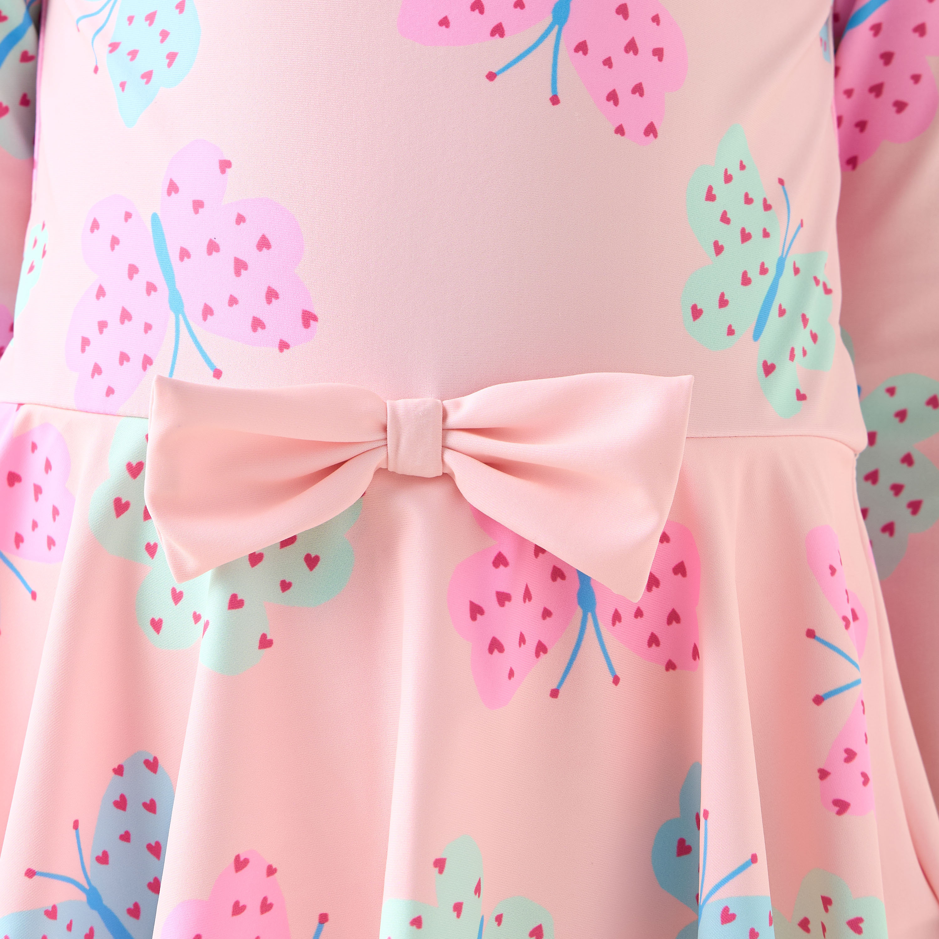 بدلة سباحة بأكمام طويلة وياقة مستديرة وطبعات فراشة من جونيورز-girls-clothing-swimwear-image-1