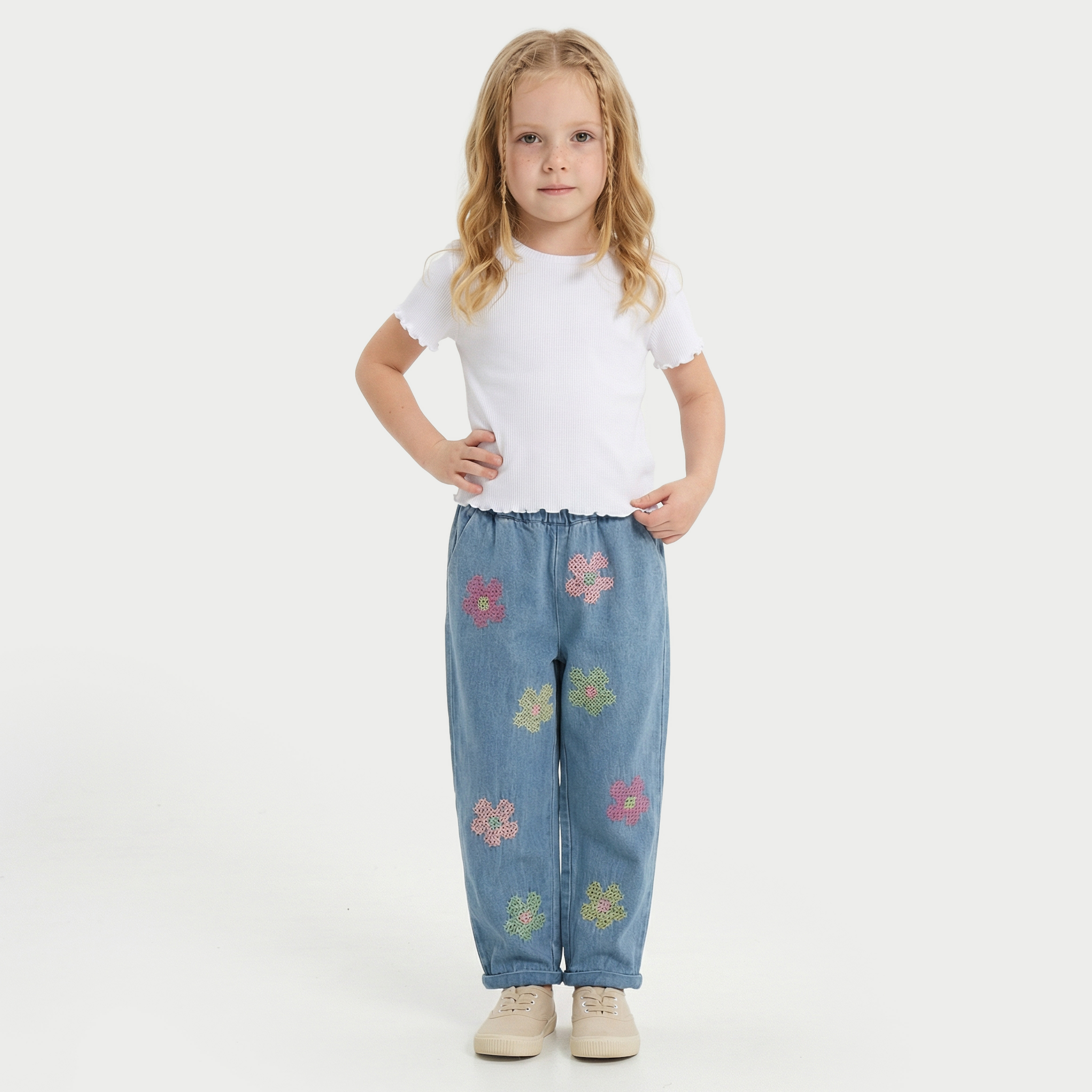 بنطلون جينز مطرز بخصر متوسط الارتفاع من جونيورز-baby-girls-clothing-bottoms-trousers-image-2