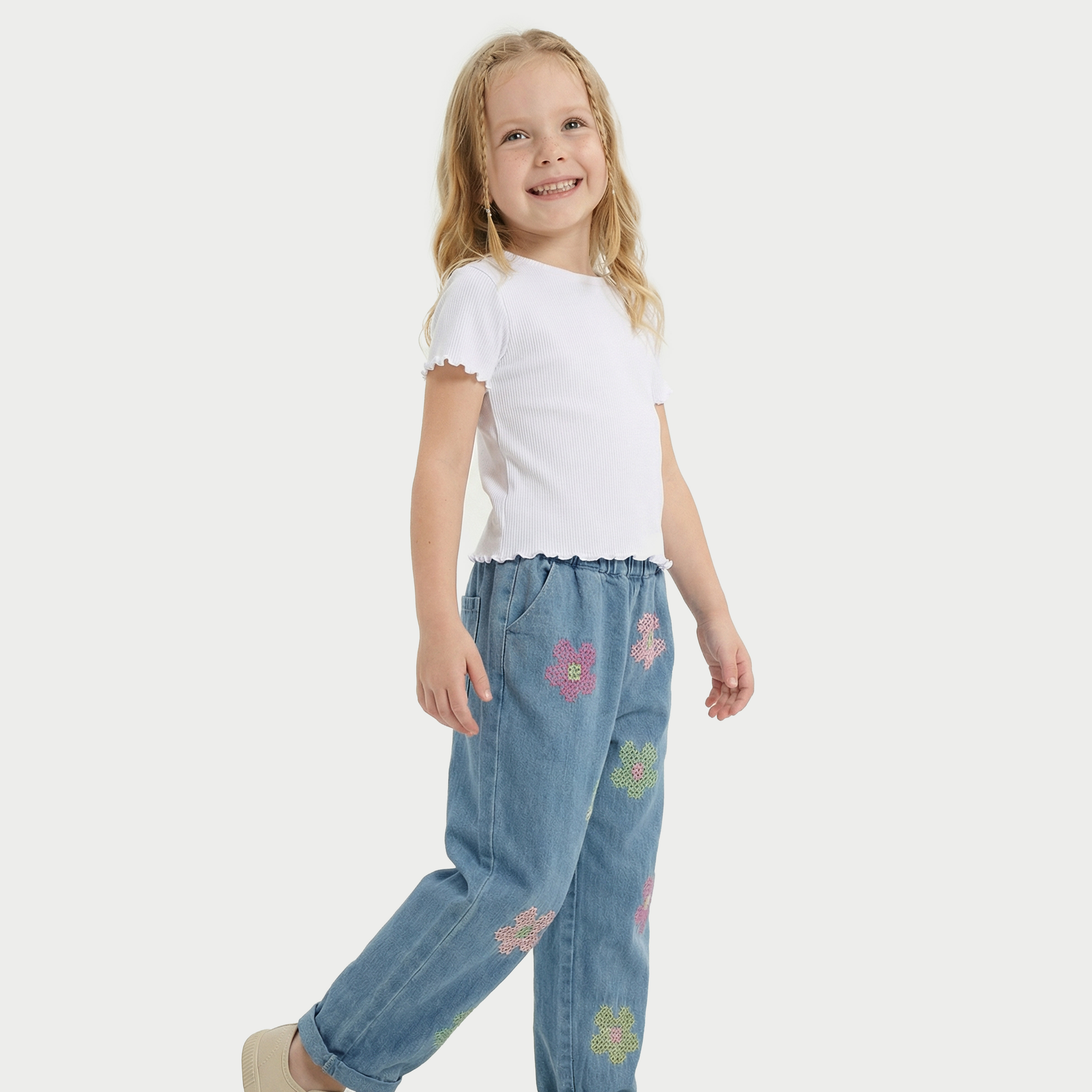 بنطلون جينز مطرز بخصر متوسط الارتفاع من جونيورز-baby-girls-clothing-bottoms-trousers-image-5