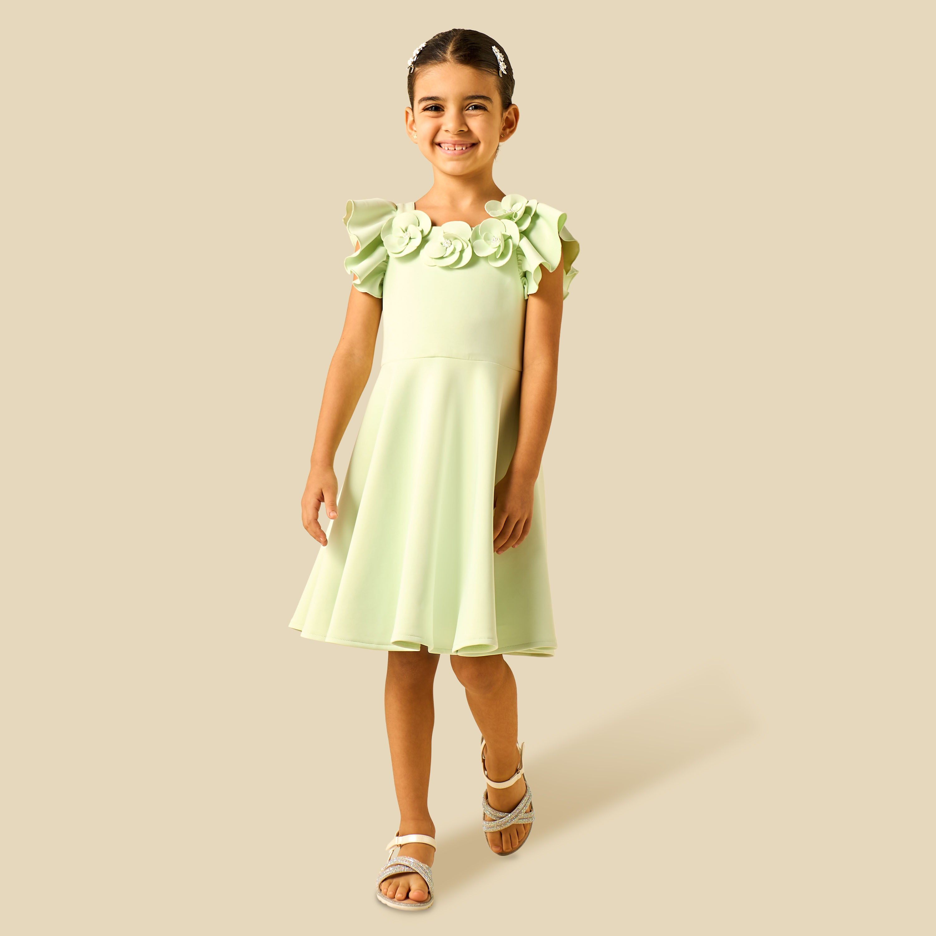 فستان بزينة أزهار وياقة مستديرة وأكمام قصيرة من جونيورز-girls-clothing-dressesandjumpsuits-image-2