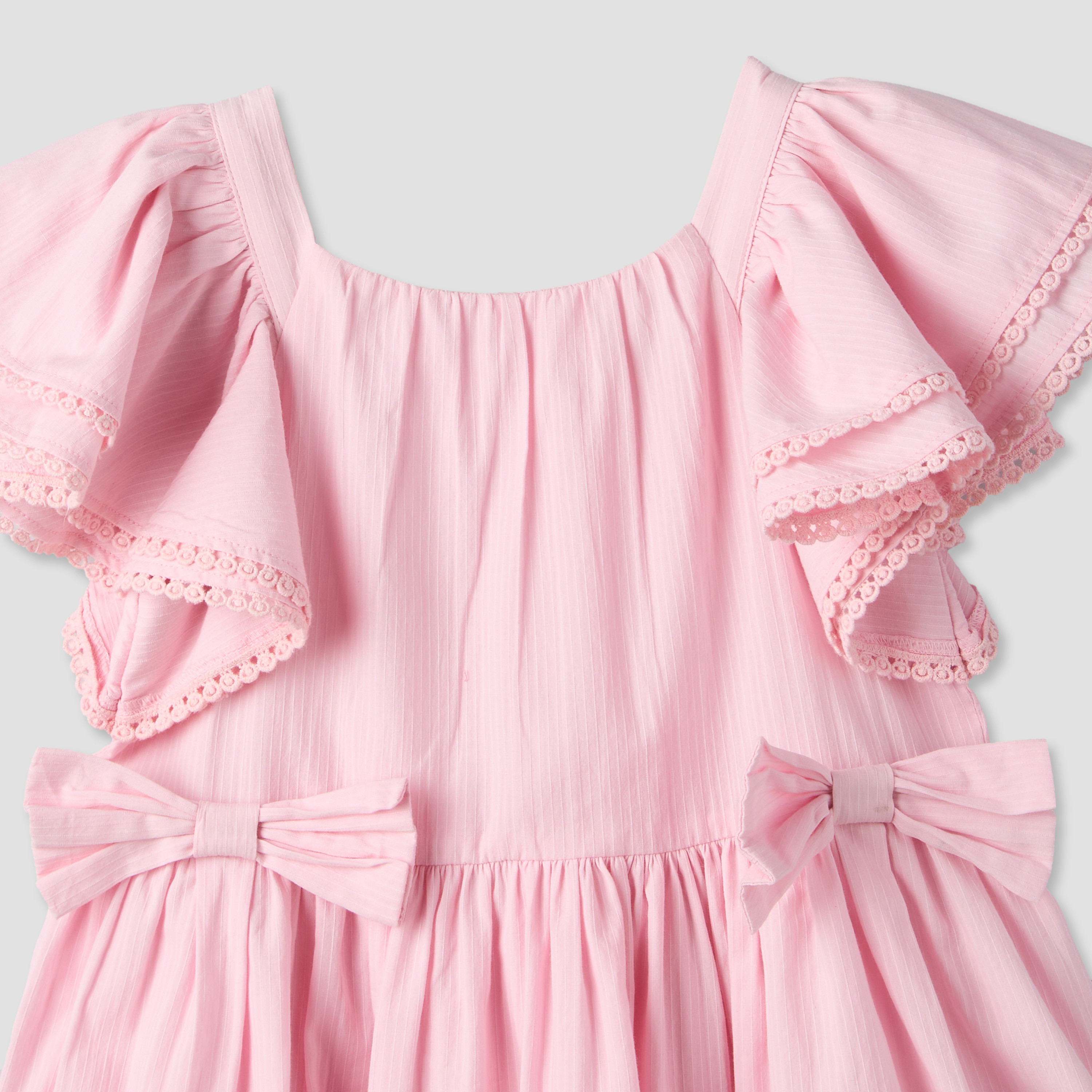 فستان بياقة مربعة وأكمام قصيرة وزخارف فيونكة من لي كوبر-girls-clothing-dressesandjumpsuits-image-4