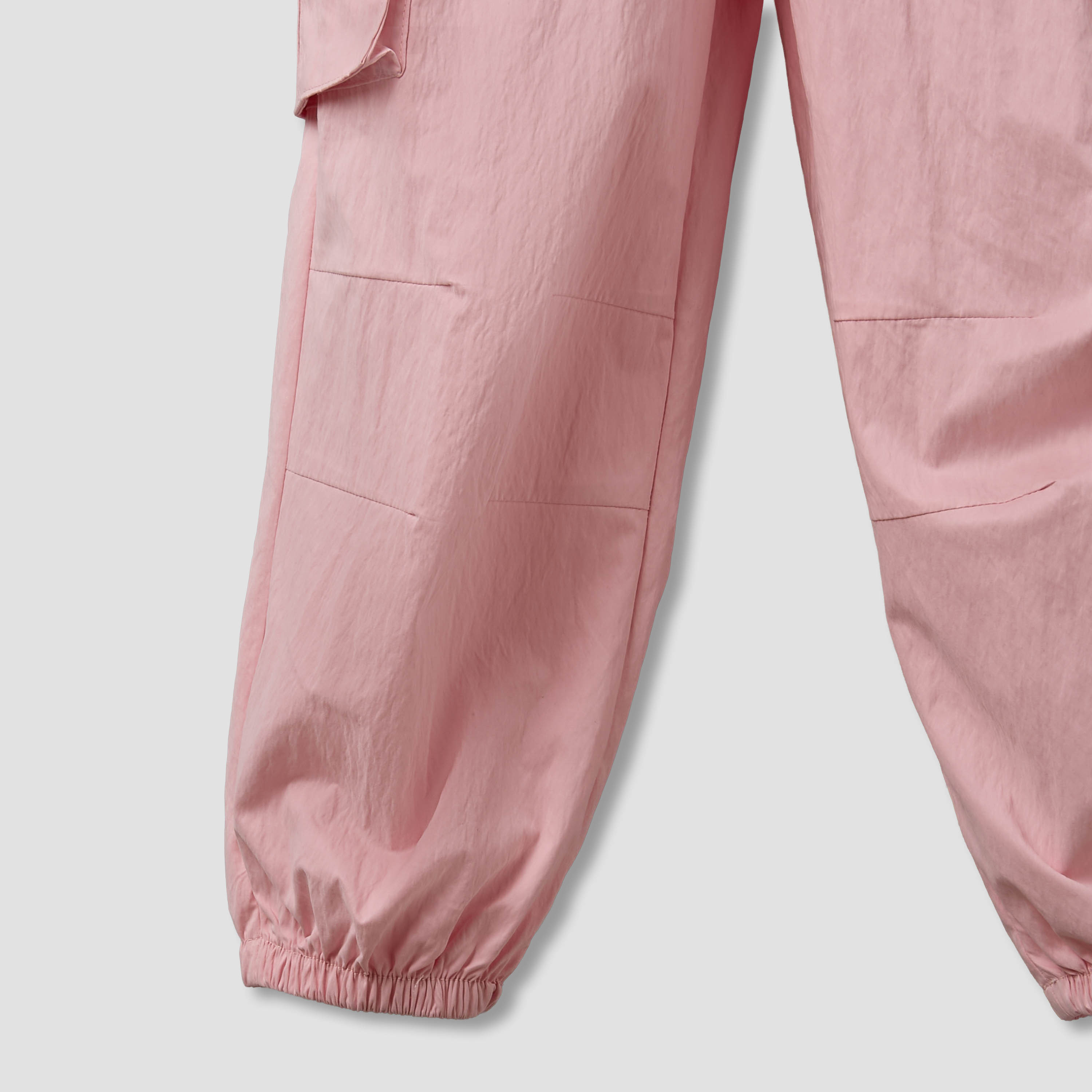 طقم بنطلون رياضي وتيشيرت بأكمام قصيرة وياقة مستديرة بربطة فيونكة من لي كوبر-girls-clothing-setsandcoords-image-1