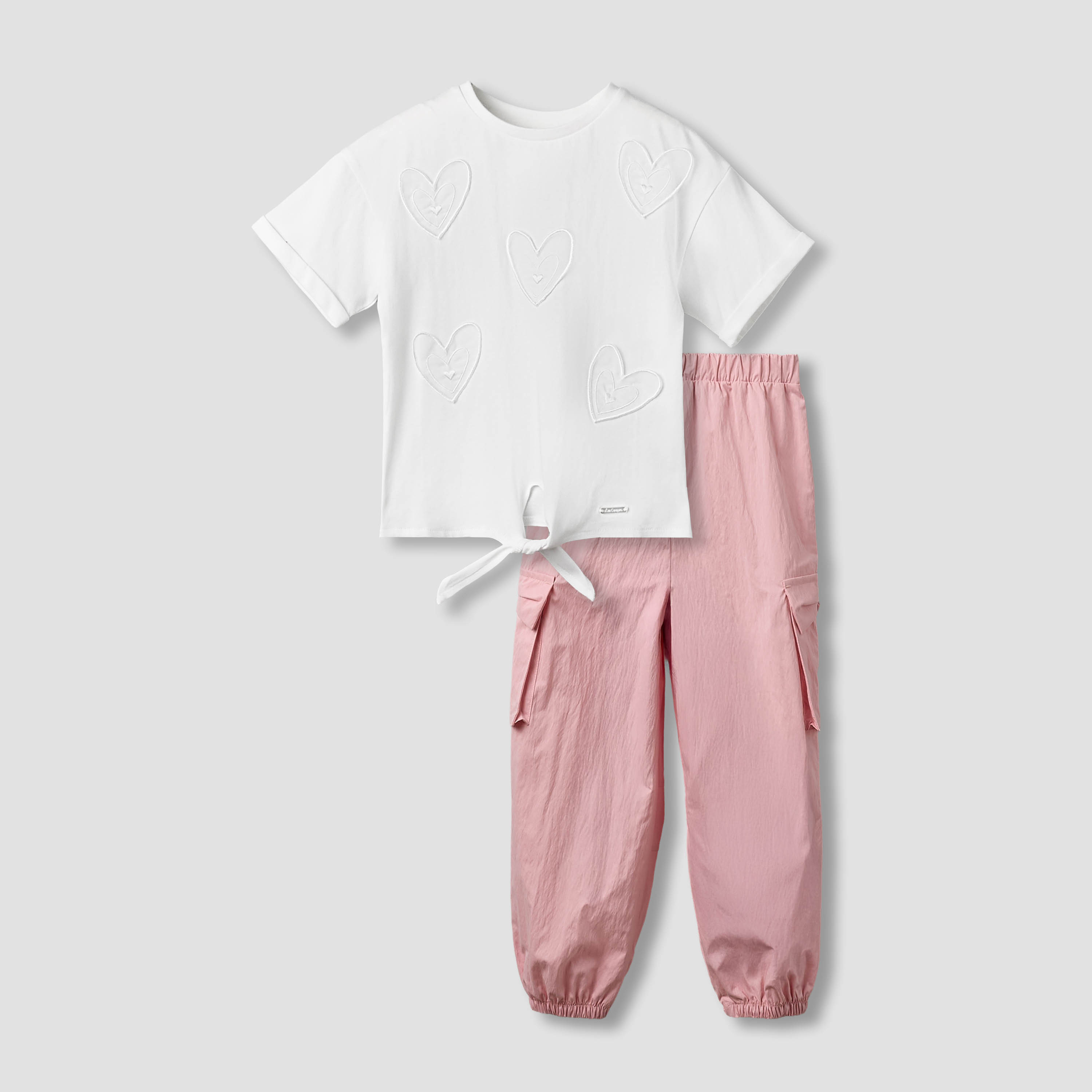 طقم بنطلون رياضي وتيشيرت بأكمام قصيرة وياقة مستديرة بربطة فيونكة من لي كوبر-girls-clothing-setsandcoords-image-9