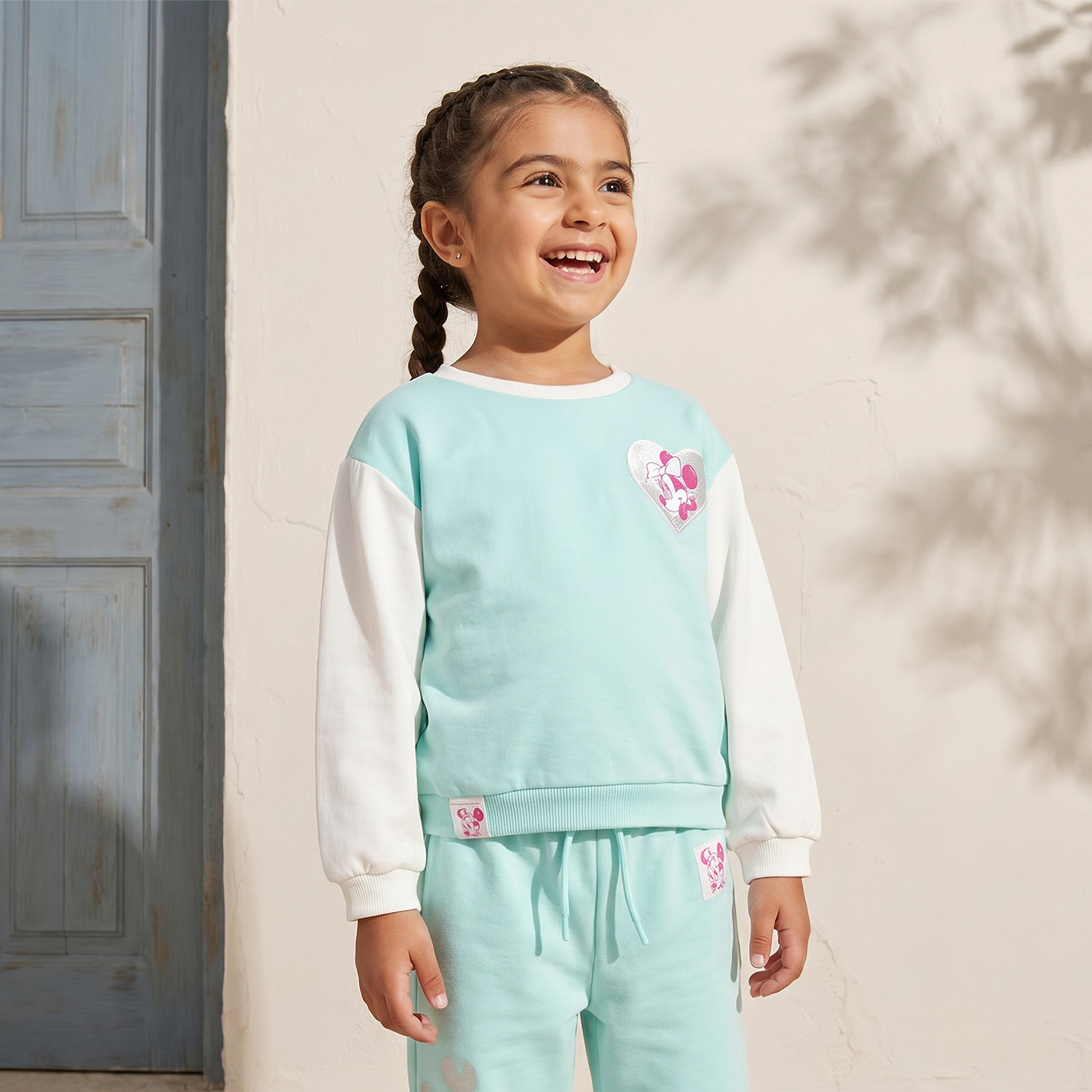 طقم تنورة وسويت شيرت بأكمام طويلة وياقة مستديرة بطبعات ميني ماوس وديزي داك من ديزني-girls-clothing-setsandcoords-image-1