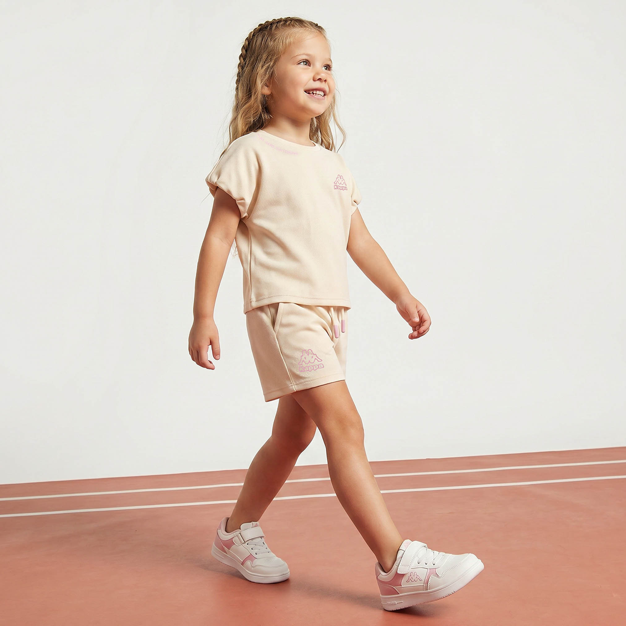 طقم تيشيرت برقبة ضيقة وأكمام قصيرة وشورت برباط إغلاق من كابا-baby-girls-clothing-setsandcoords-image-7