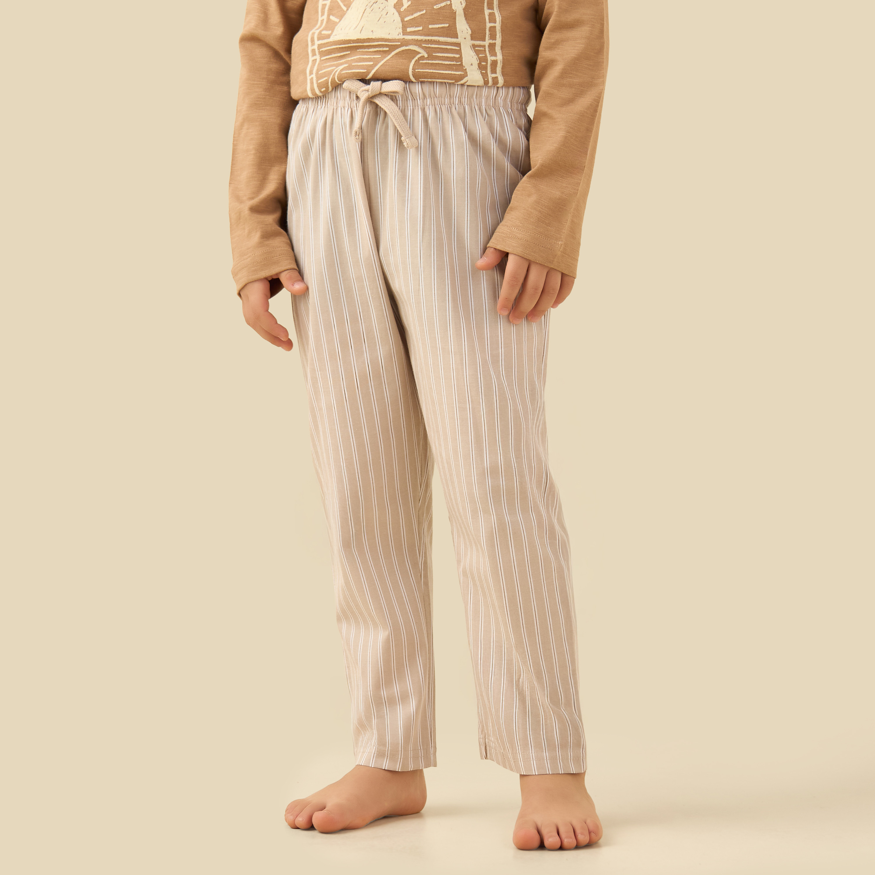 Juniors Cotton Crew Neck Long Sleeve Pyjama Set with Drawstring Closure-boys-clothing-nightwear-image-3