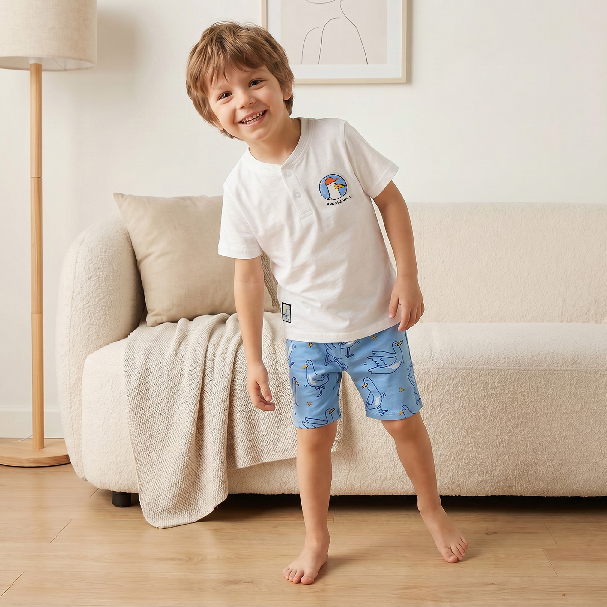 طقم شورت وتيشيرت قطن بياقة هينلي وأكمام قصيرة بطبعة طيور من جونيورز-boys-clothing-nightwear-image-1