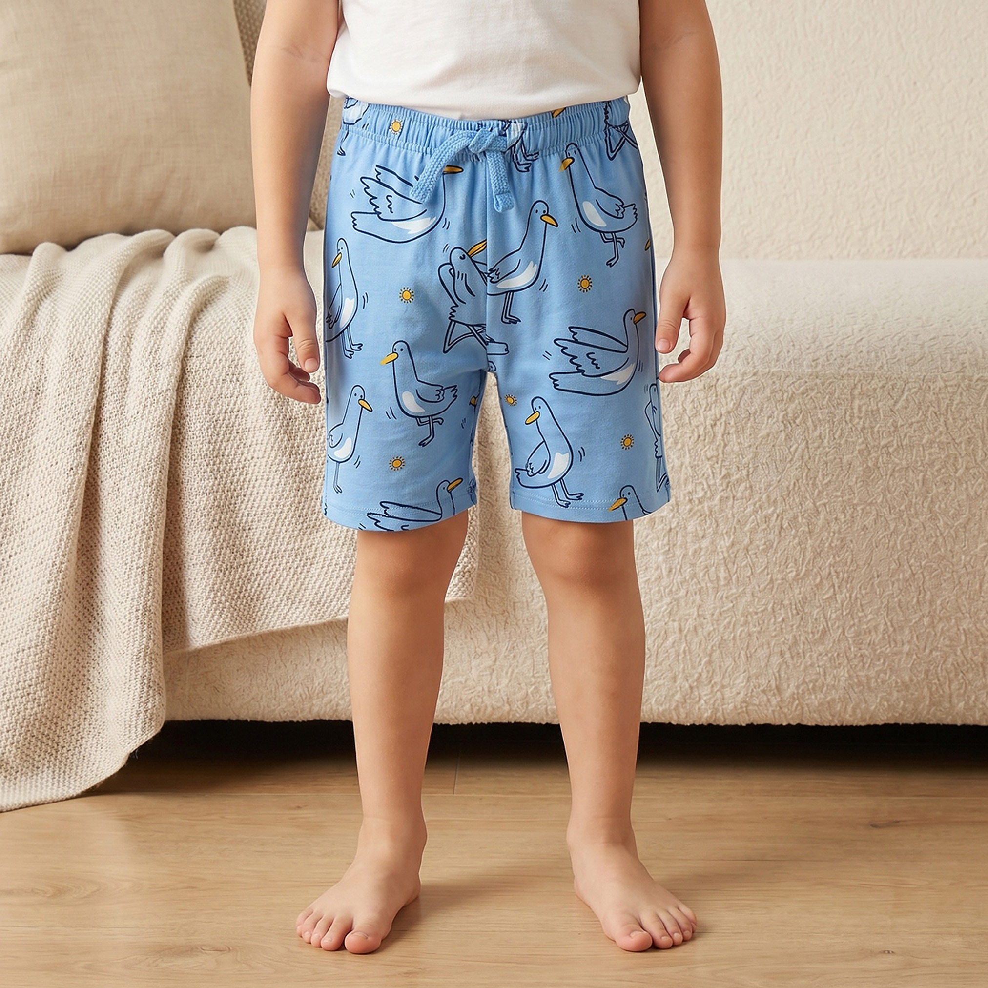 طقم شورت وتيشيرت قطن بياقة هينلي وأكمام قصيرة بطبعة طيور من جونيورز-boys-clothing-nightwear-image-3